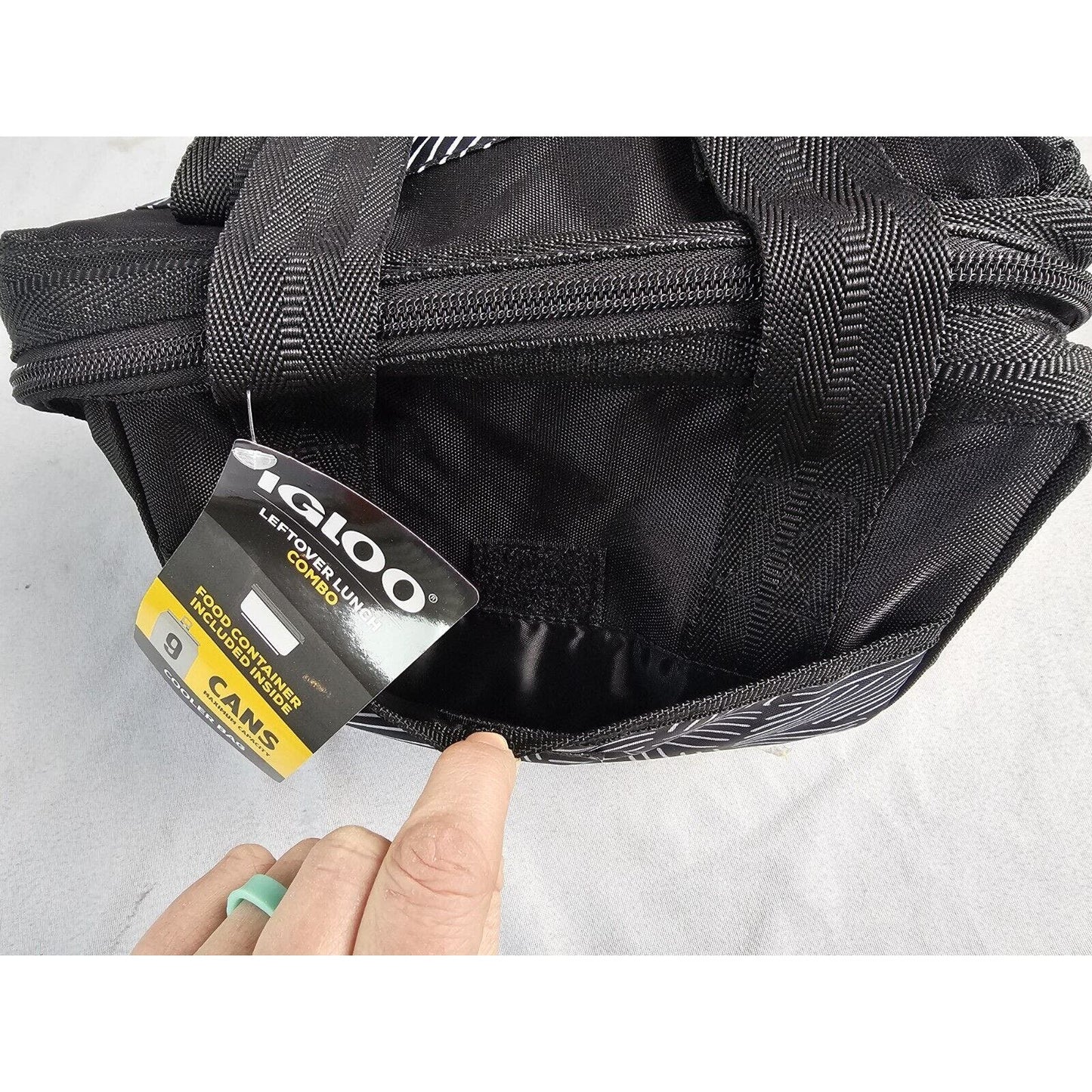 Igloo Print Essentials Leftover Lunch Tote with Pack Ins - Black