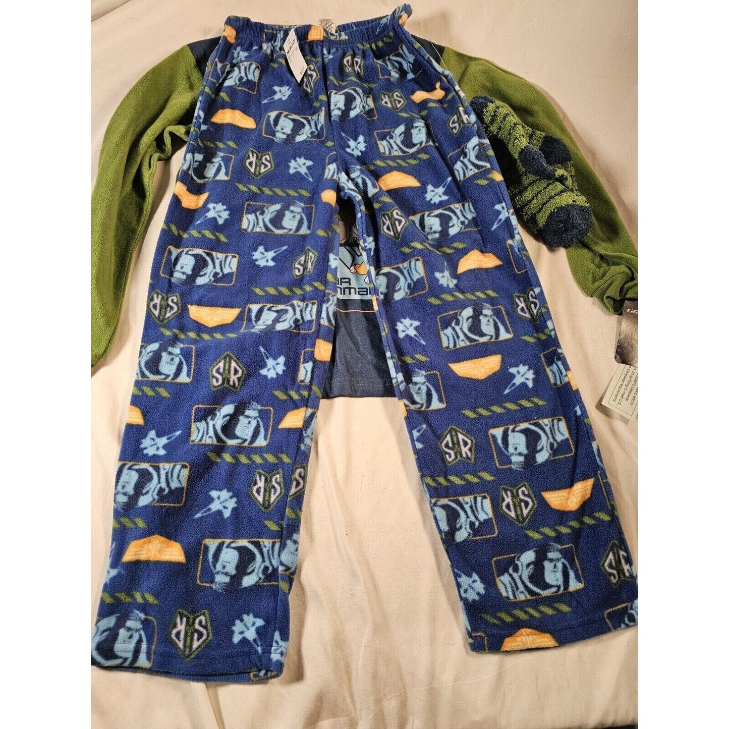 Boys' Disney Pixar Toy Story Buzz Lightyear 2pc Long Sleeve Pajama Set Socks S