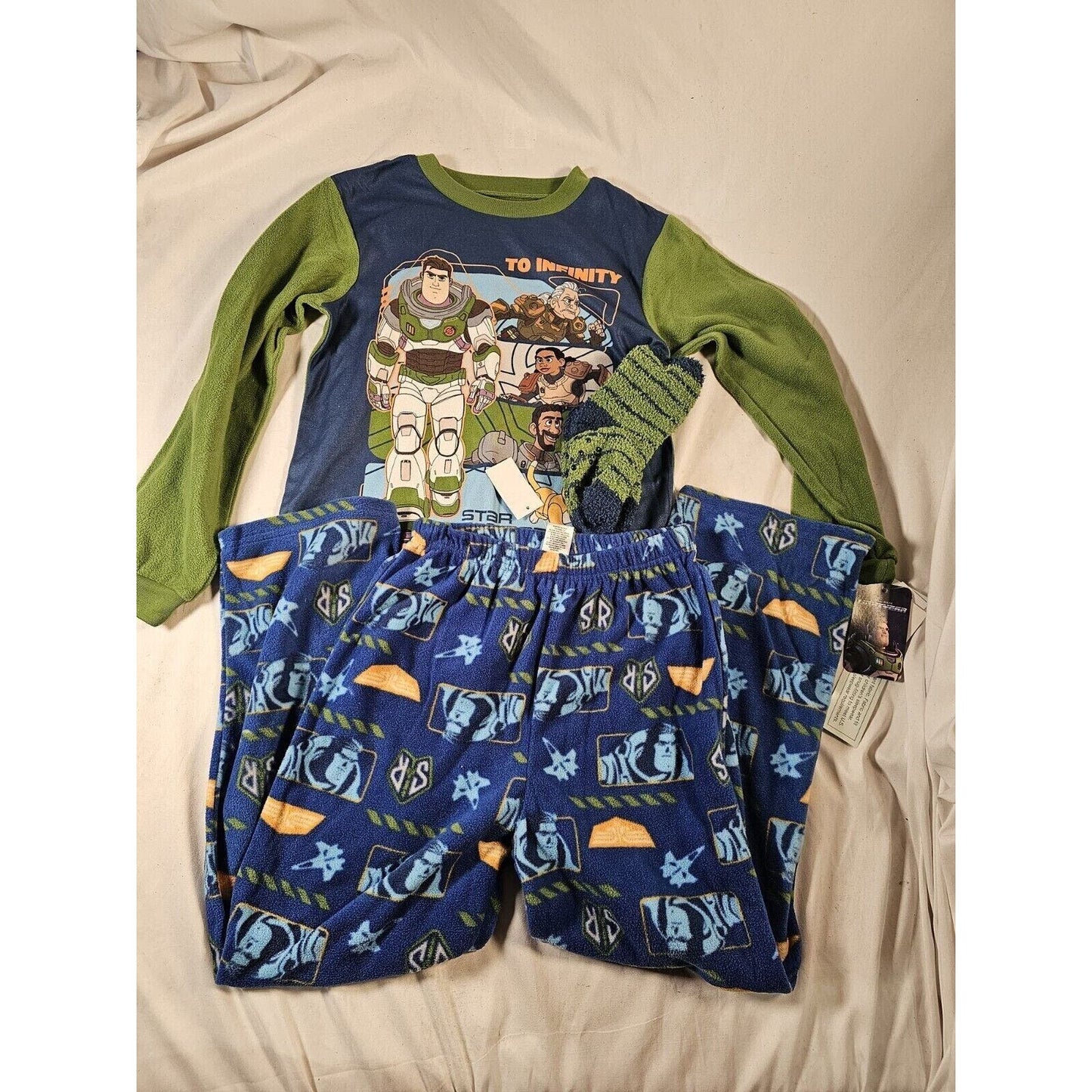 Boys' Disney Pixar Toy Story Buzz Lightyear 2pc Long Sleeve Pajama Set Socks S
