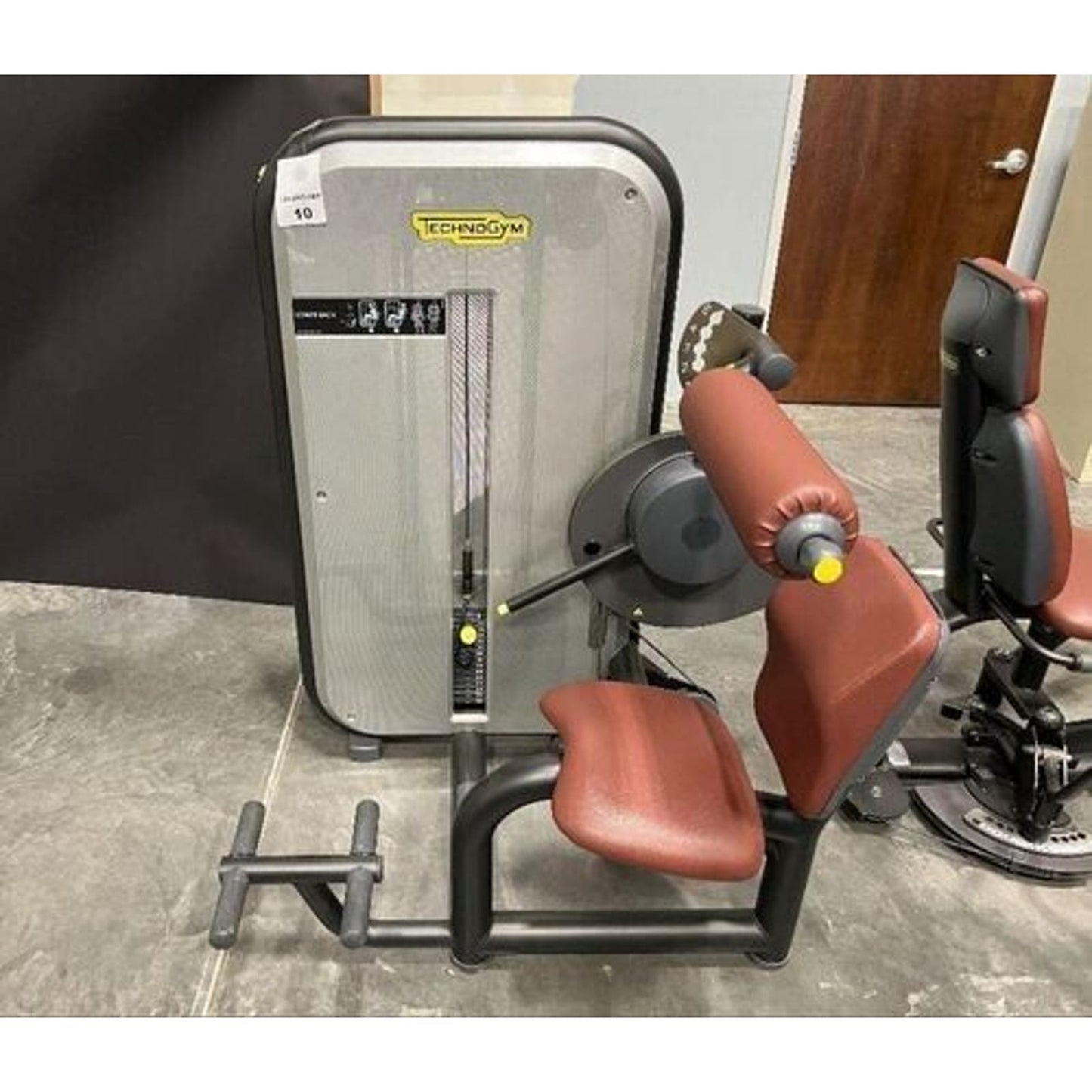 Technogym Element Lower Back Exercise Machine