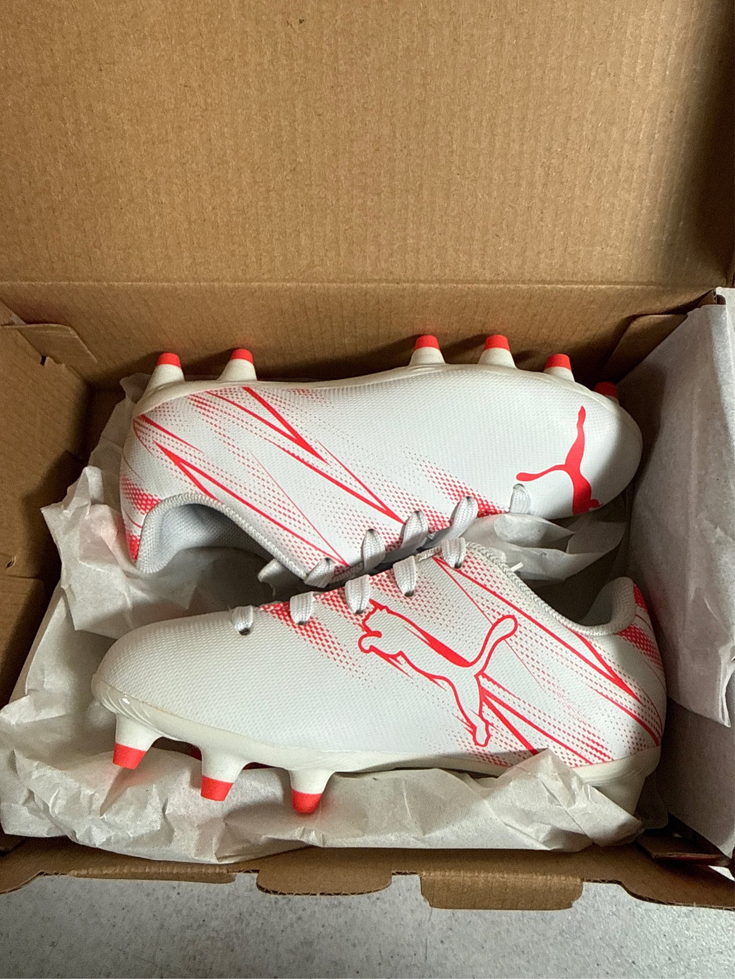 Puma Kids' Attacanto FG/AG Soccer Cleats - White/Fire Orchid, Size 9