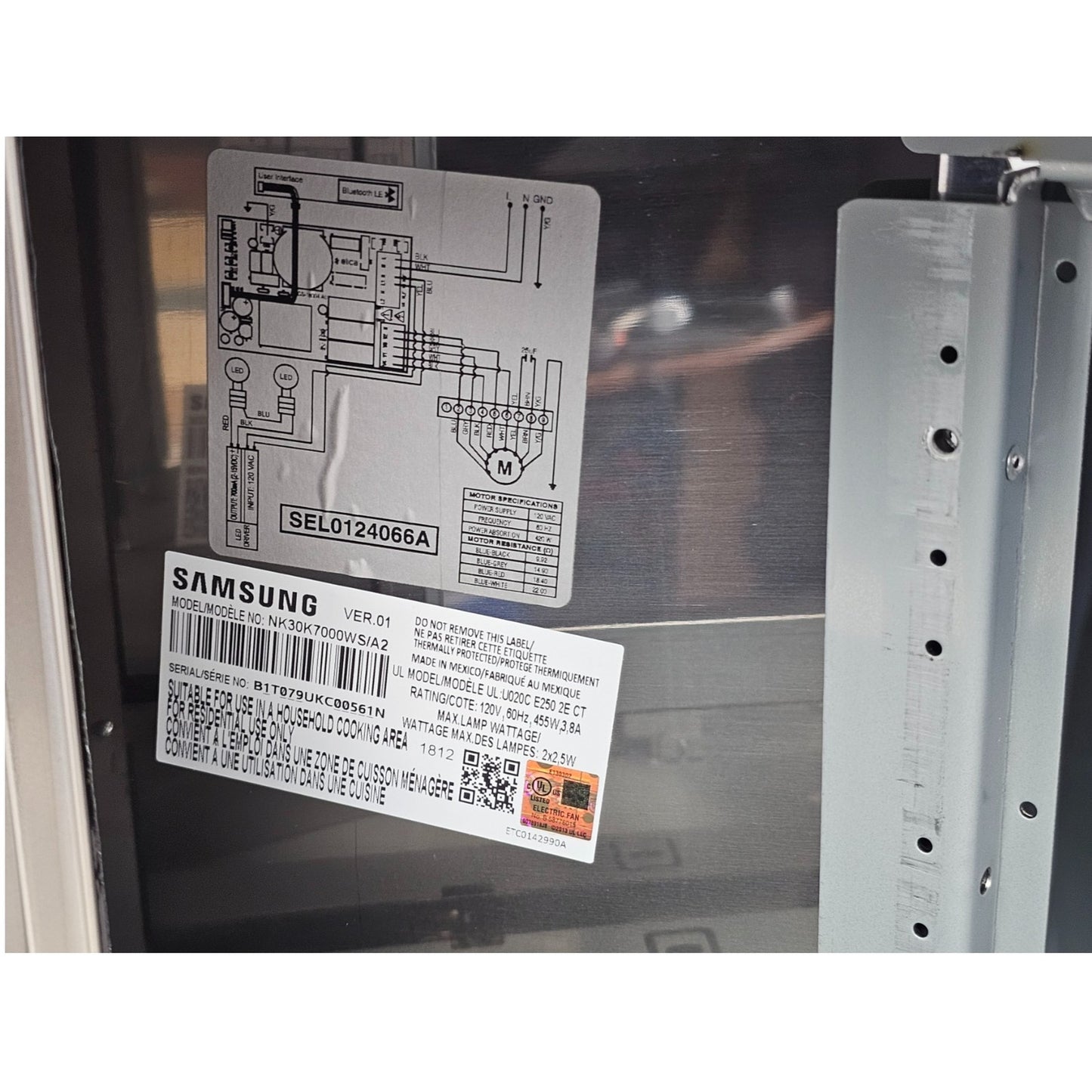 Samsung 30" Convertible Range Hood with WiFi