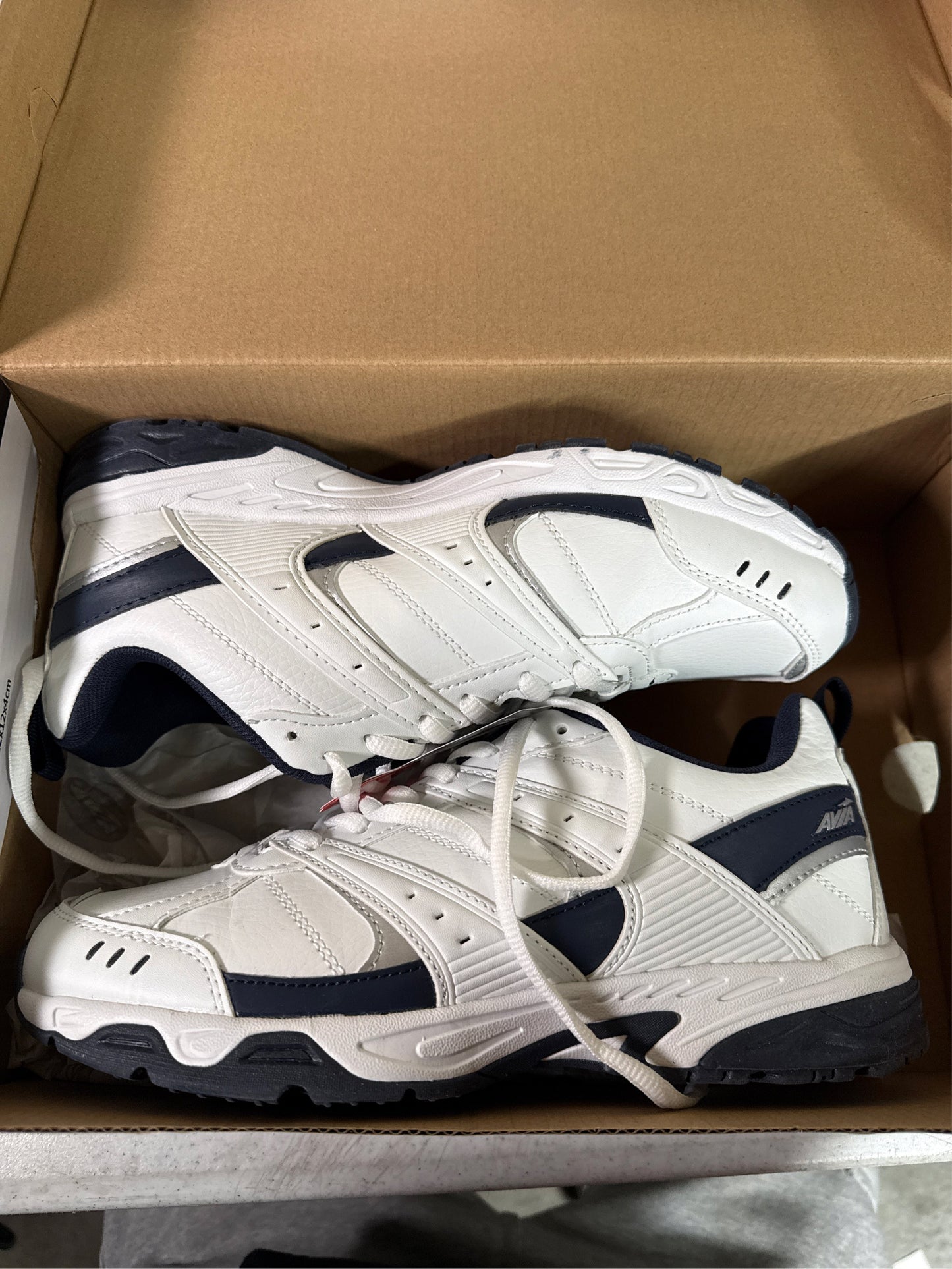 Avia Avi-Verge Men's Wide Training Shoes - White/Dark Blue, Size 8