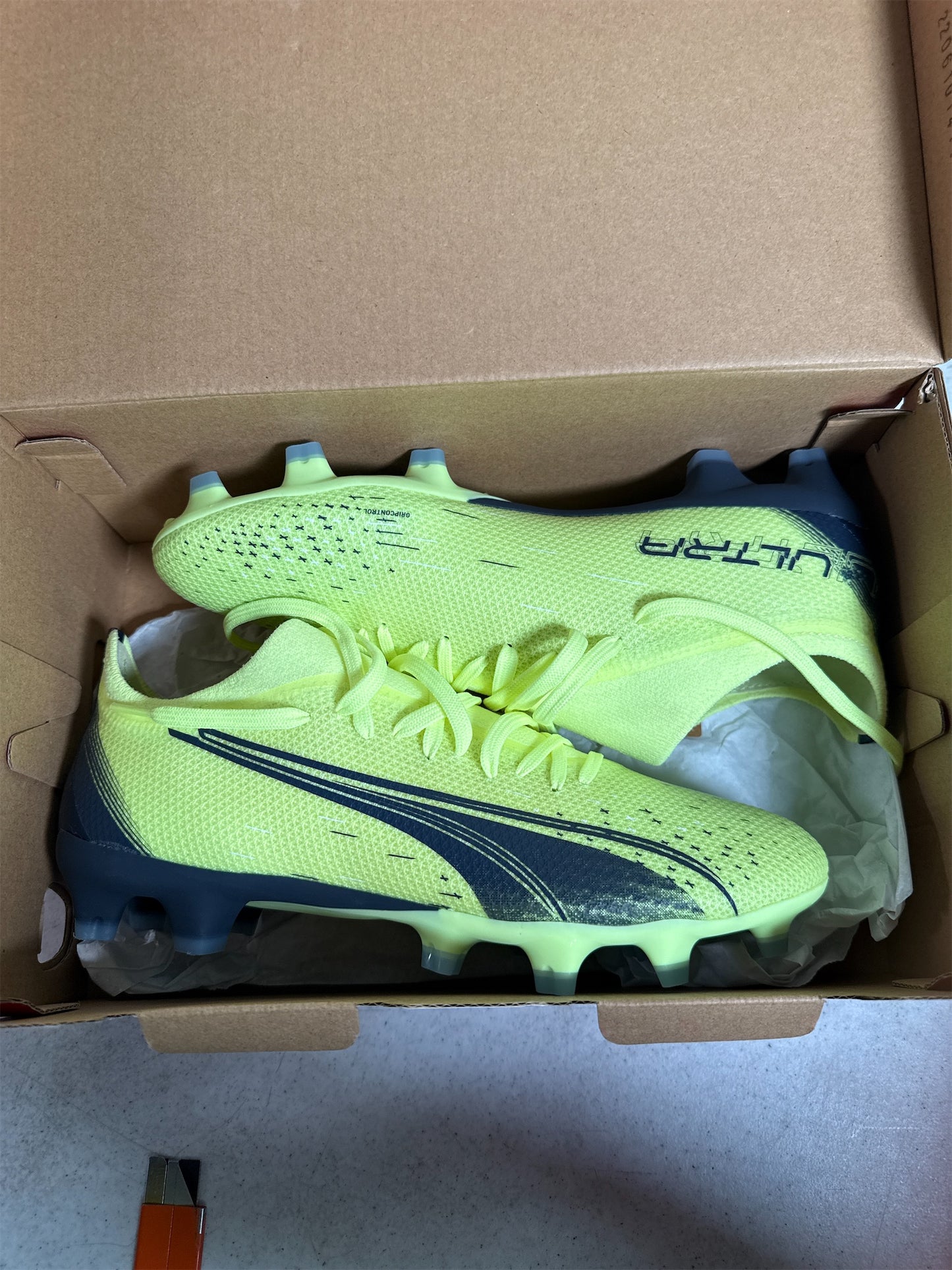 Puma Women's Ultra Match FG/AG Soccer Cleats - Fizzy/Parisian/Blue, Size 8.5