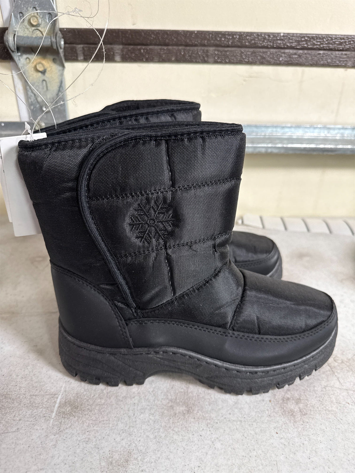 WFS Women's Snowflake Insulated Snow Boots - Black, Size 6