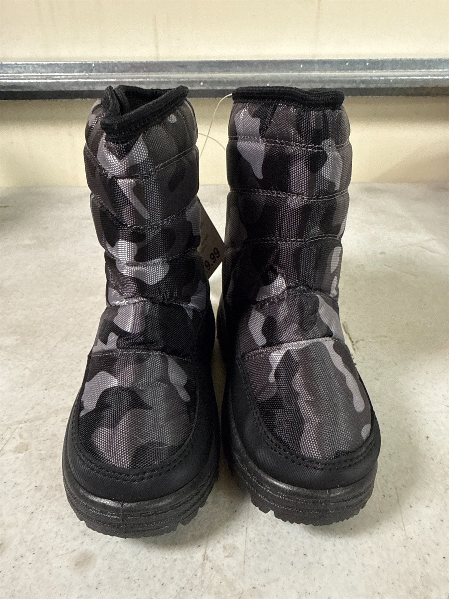 Kids' Camouflage Snow Boots - Size 8