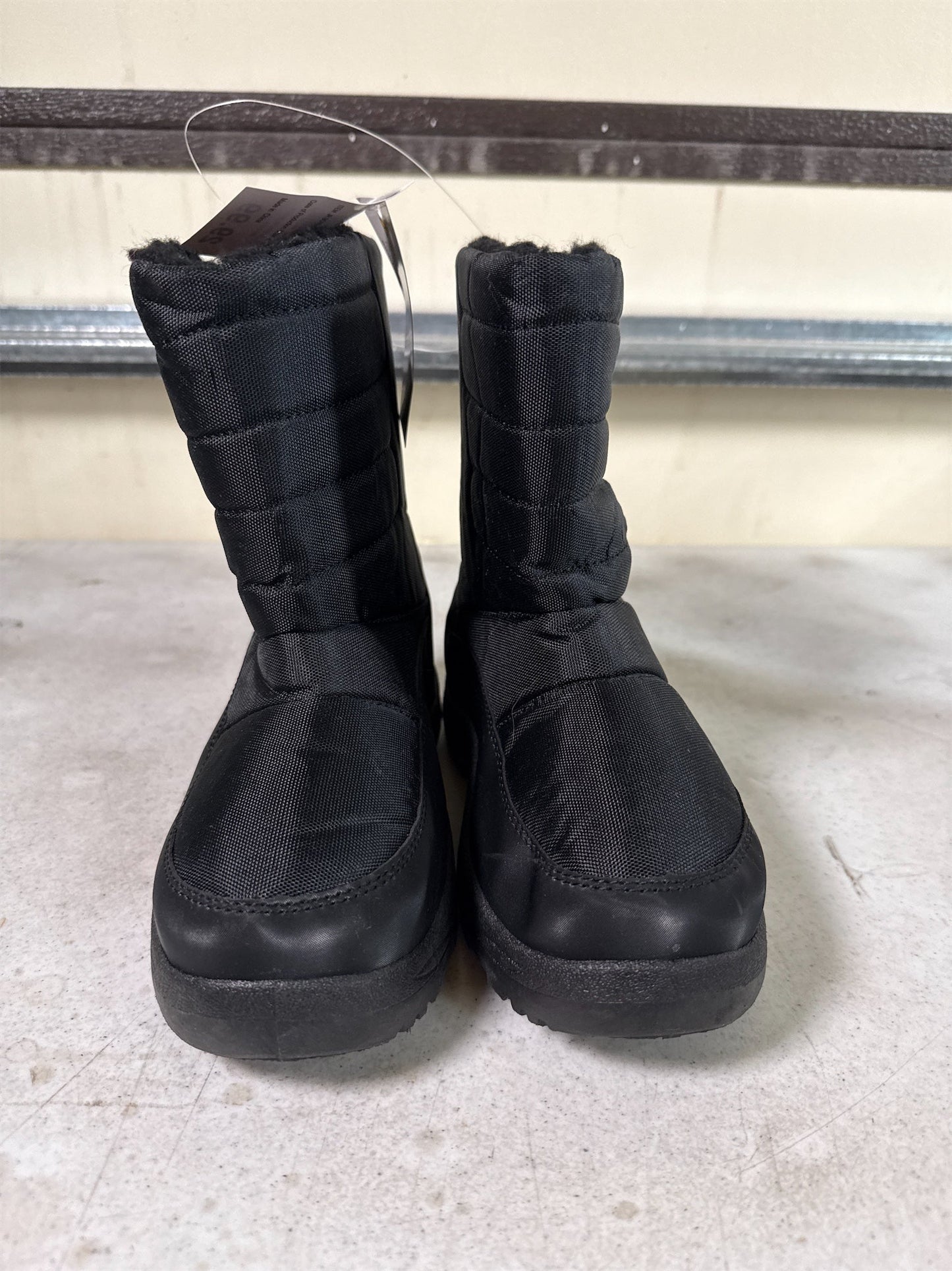 Junior Boys' Black Quilted Winter Snow Boots - Size 4