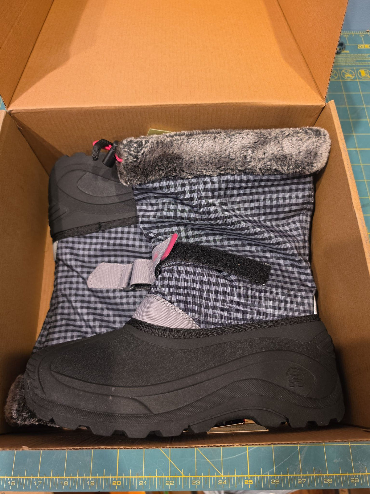 Kamik Rosie Girls Winter Snow Boots, Gray/Pink, Size 6