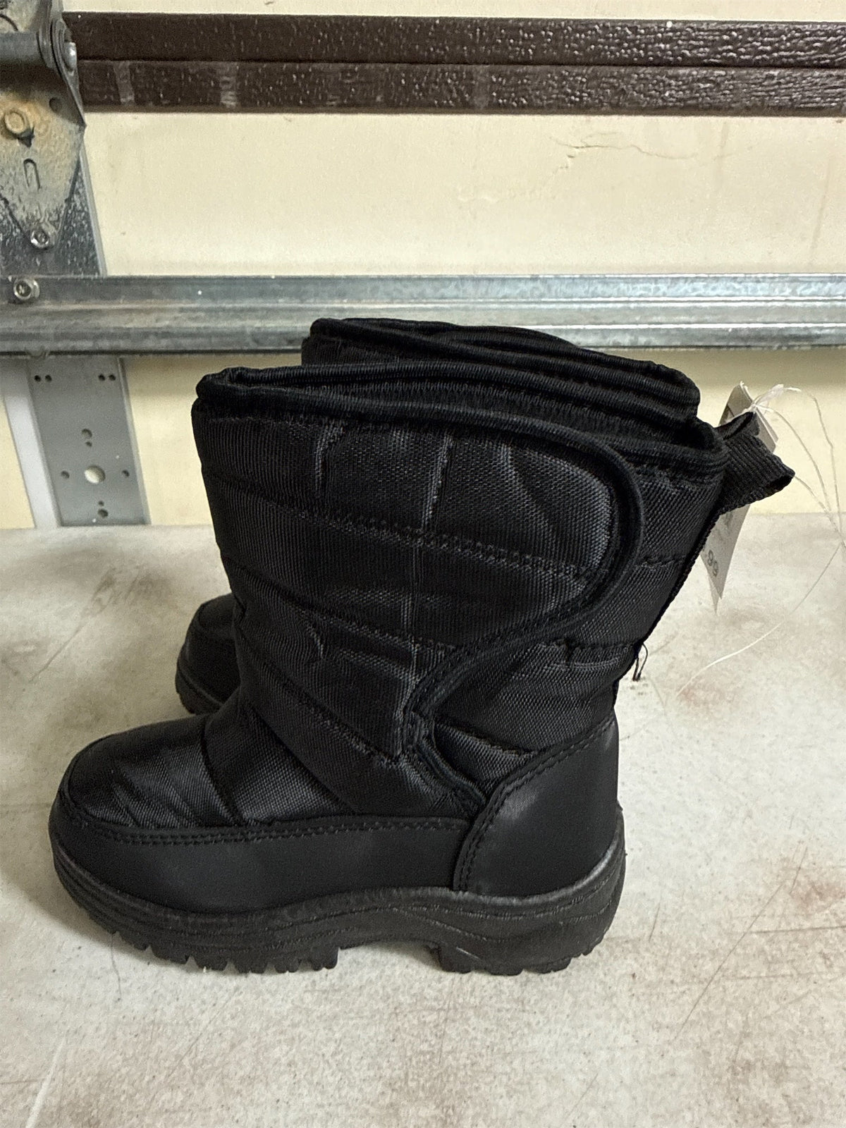 Kids' Black Quilted Snow Boots - Size 9