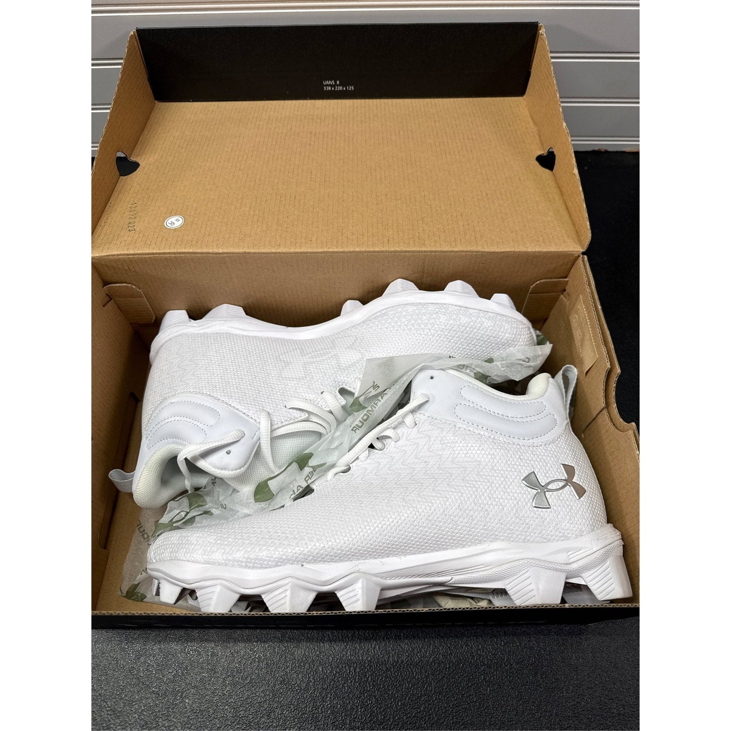 Under Armour Men's' Spotlight Franchise 3 Mid RM Football Cleats 10