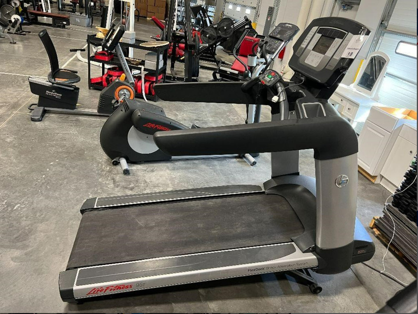 Life Fitness 95T Flex Deck Commercial Treadmill