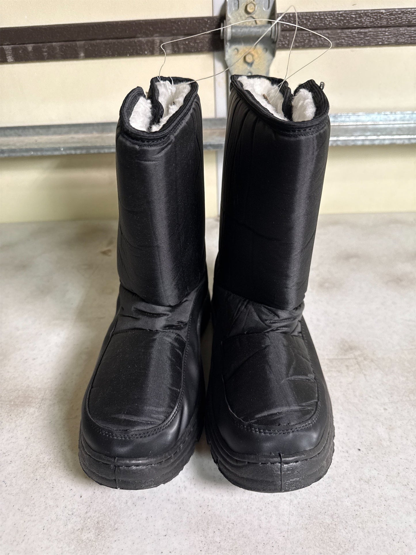 World Famous Sports Women's Snowflake 6" Winter Boots - Black, Size 5