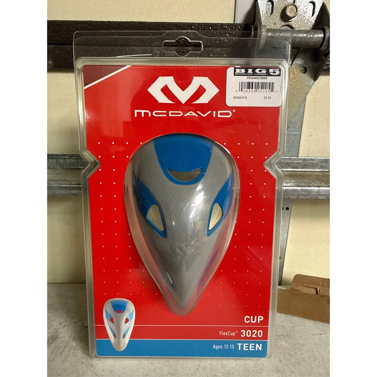 McDavid 3020 FlexCup Protective Athletic Cup- Teen