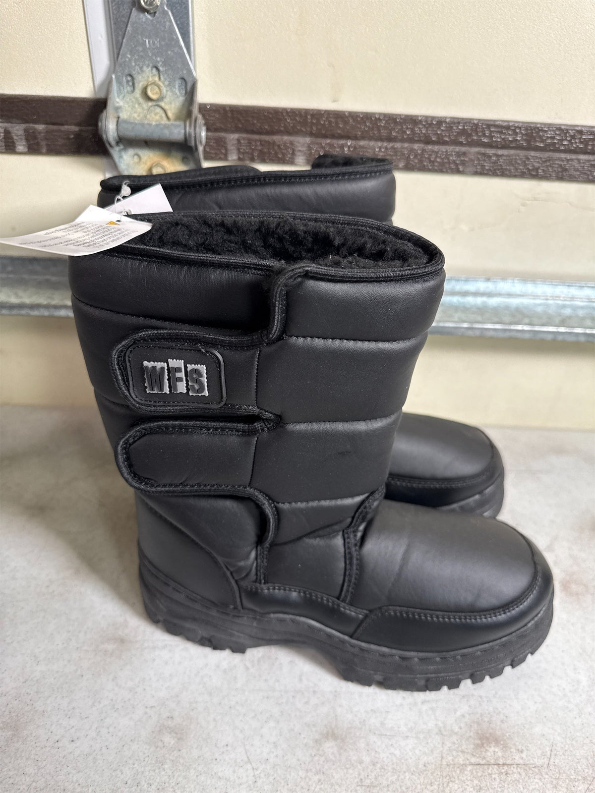 WFS Men's Black Snow Boots, Size 8