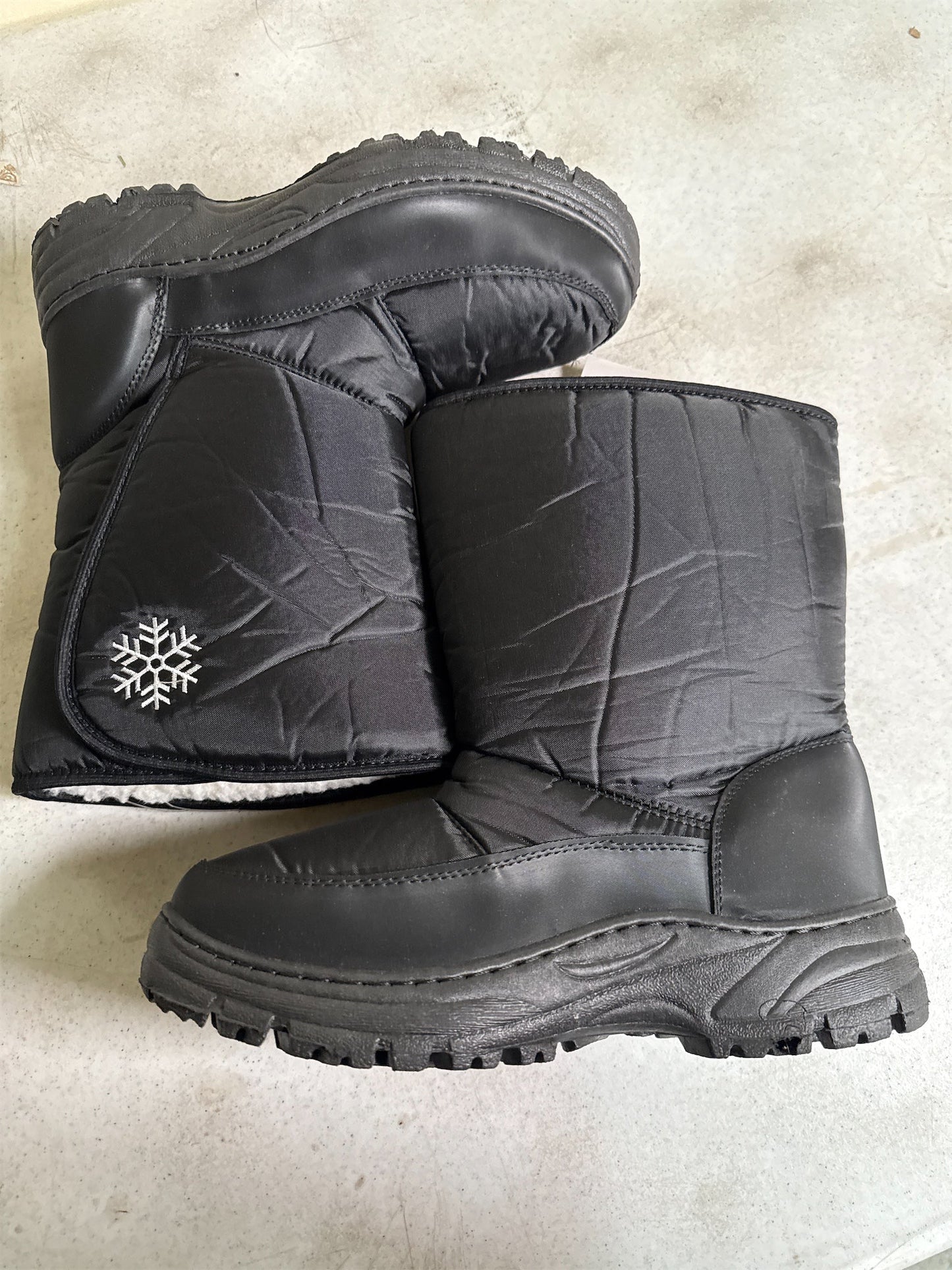 World Famous Sports Women's Snowflake 6" Winter Boots - Black, Size 5