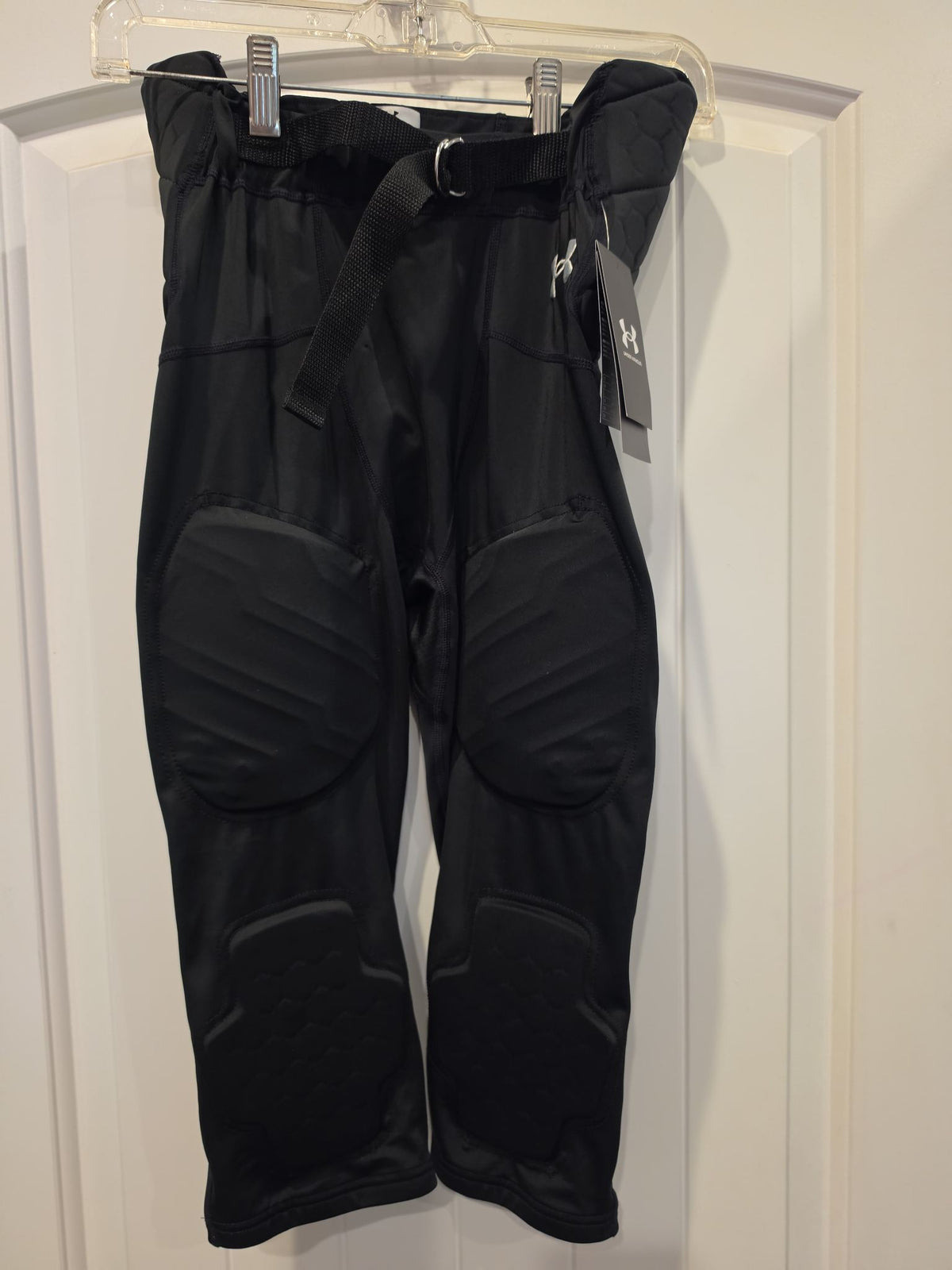 Under Armour Men's Gameday Integrated Football Pants - Size Medium
