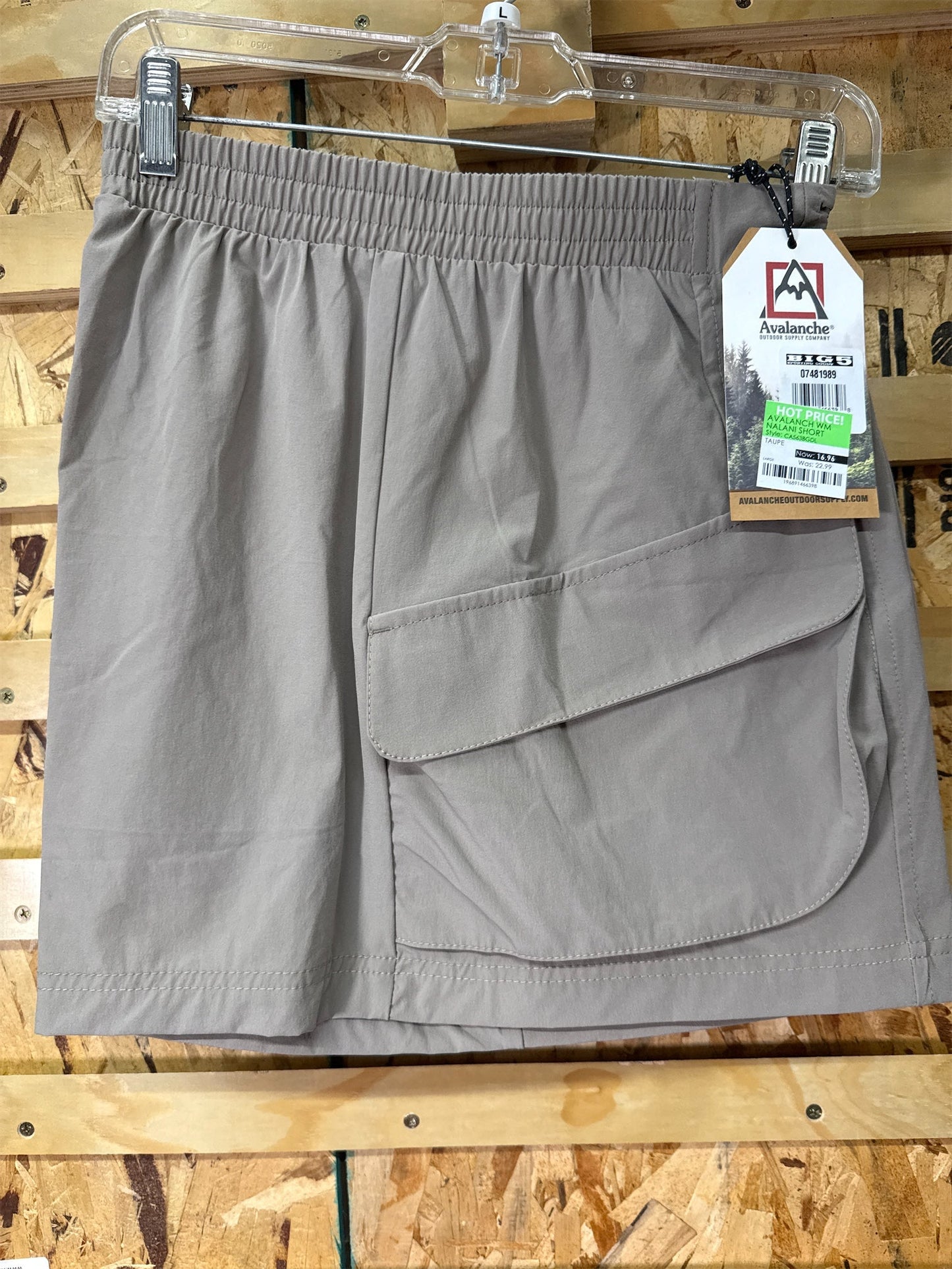 Avalanche Women's Nalani Outdoor Cargo Shorts - Taupe, Size L