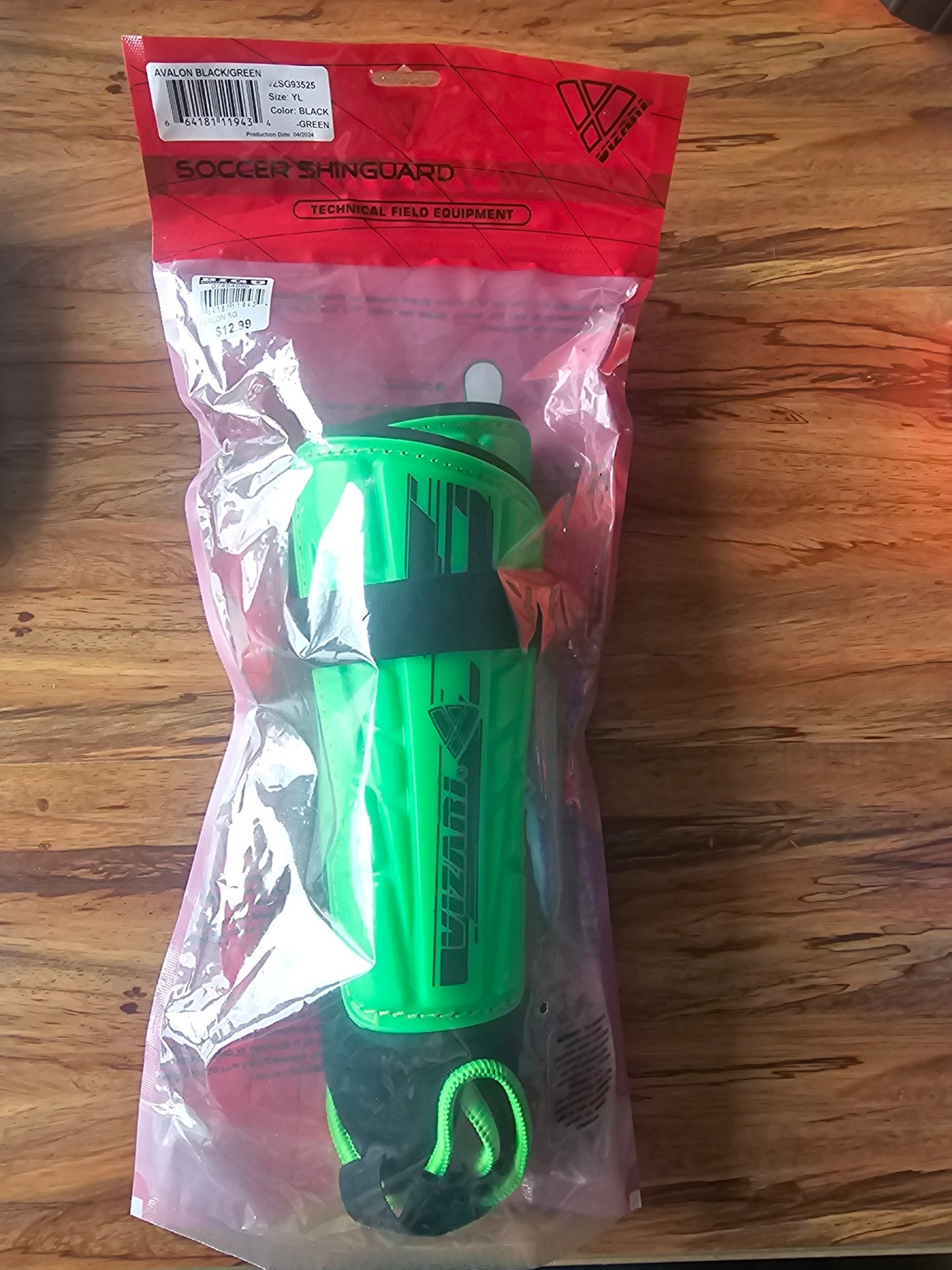 Vizari Avalon Youth Soccer Shin Guards with Ankle Protection - Black/Green