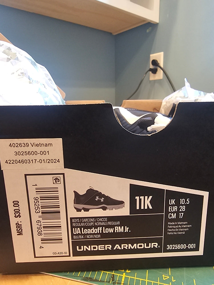 Under Armour Kids' Leadoff Low RM Jr. Baseball Cleats - Black/White, Size 11