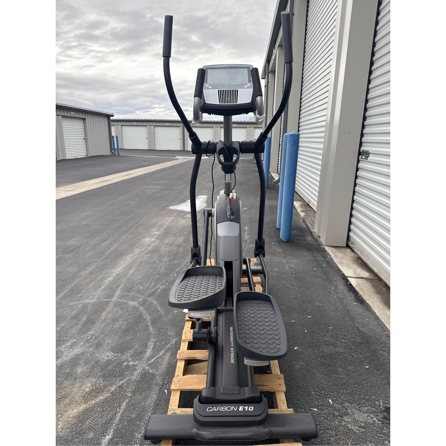 ProForm Carbon E10 Smart Elliptical Trainer with 10 In. HD Touchscreen