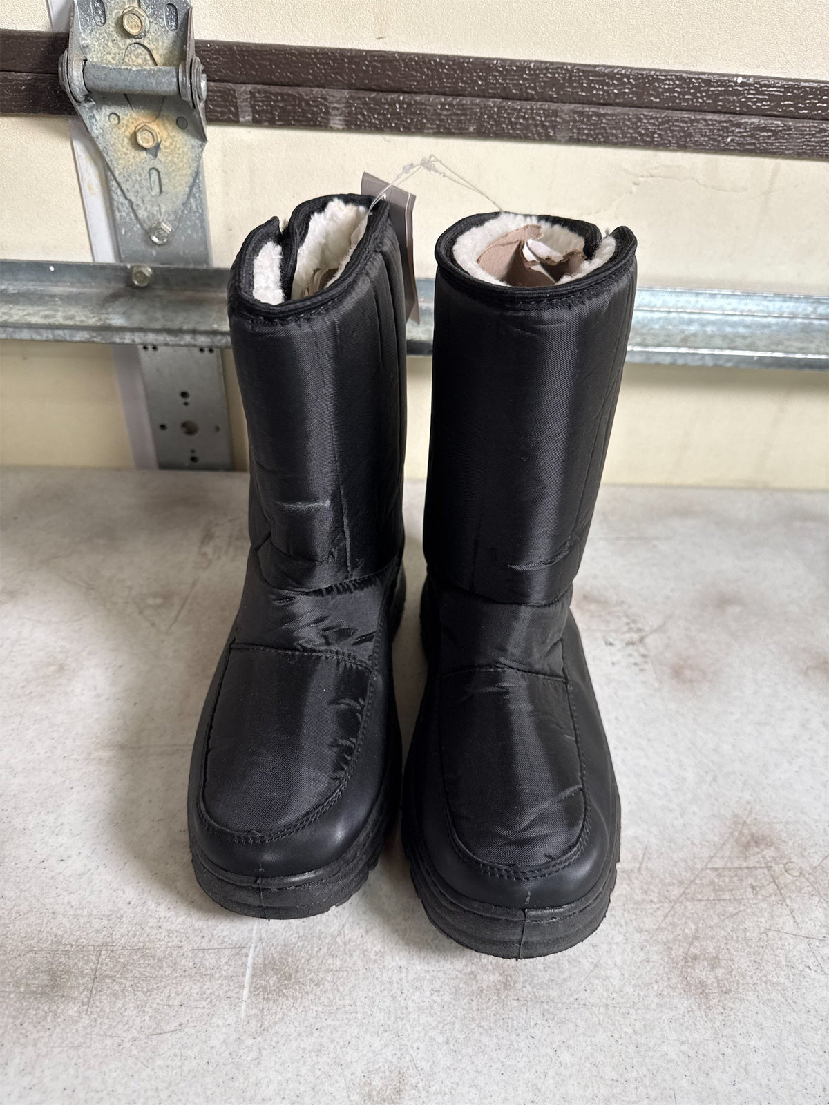 WFS Women's Snowflake Insulated Snow Boots - Black/White, Size 6