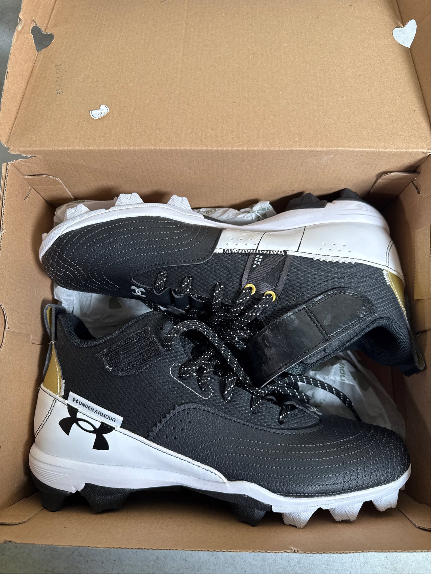 Under Armour Men's Harper 7 RM Baseball Cleats - Black/White, Size 8