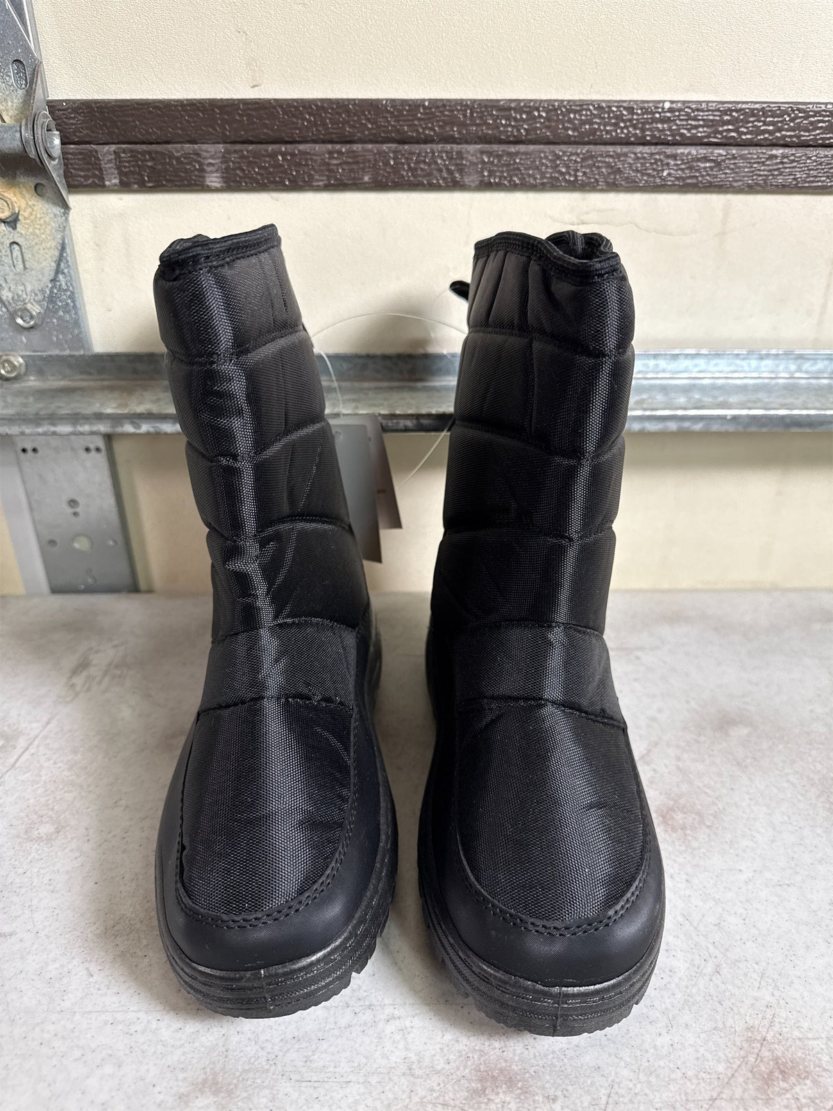 Kids' Insulated Winter Snow Boots - Black, Size 6