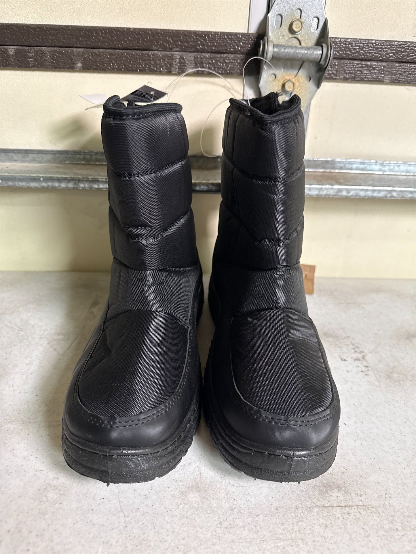 World Famous Sports Women's Snowflake 6" Winter Boots - Black, Size 5