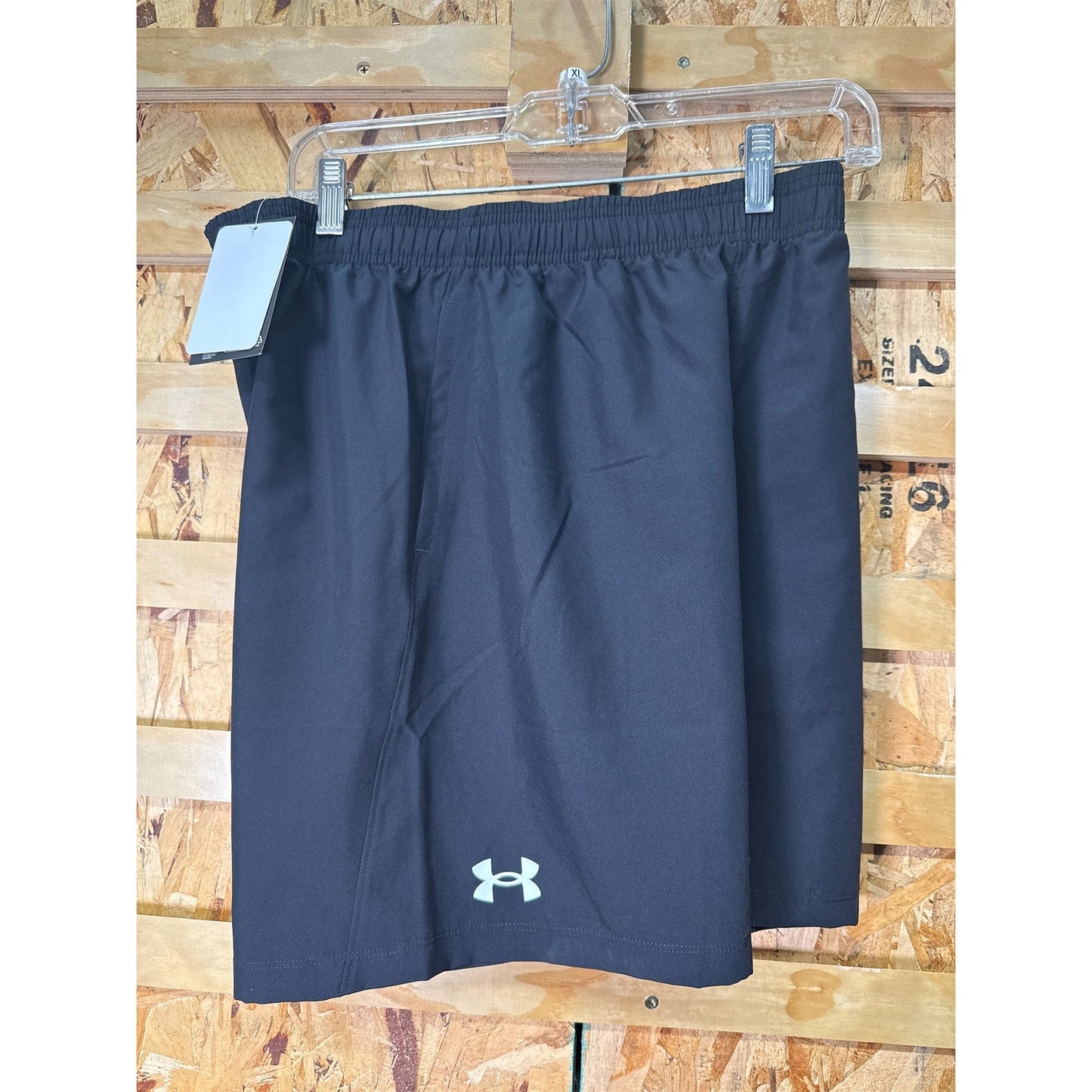 Under Armour Boys XL Tech Woven Shorts - Lightweight & Comfortable Activewear