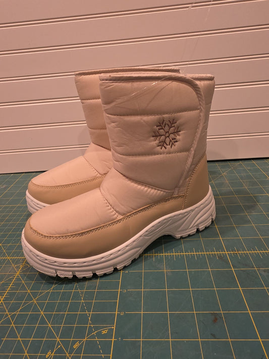 World Famous Toasty Snowflake Women's Snow Boots, Beige, Size 7