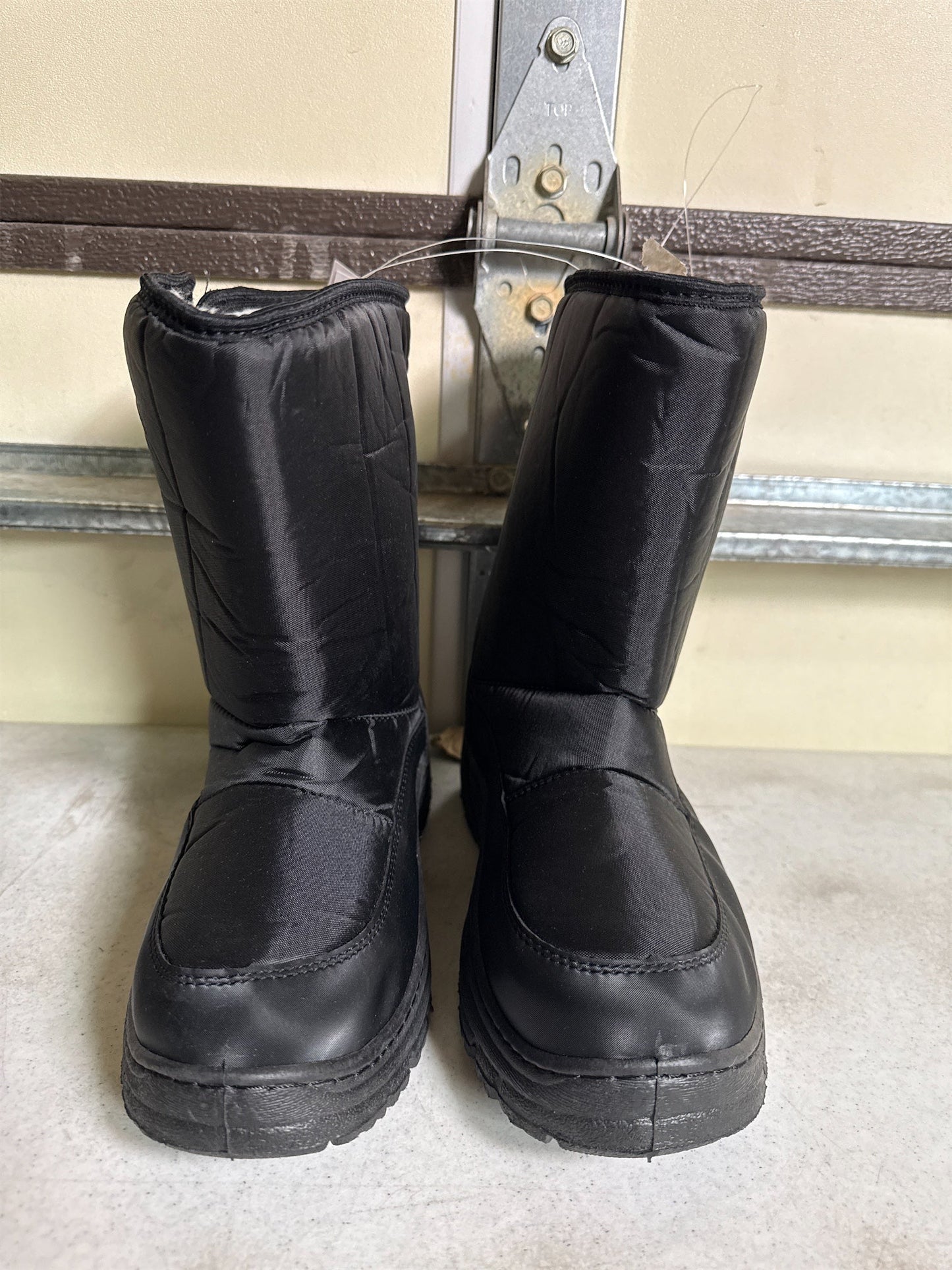 World Famous Sports Women's Snowflake 6" Winter Boots - Black, Size 6
