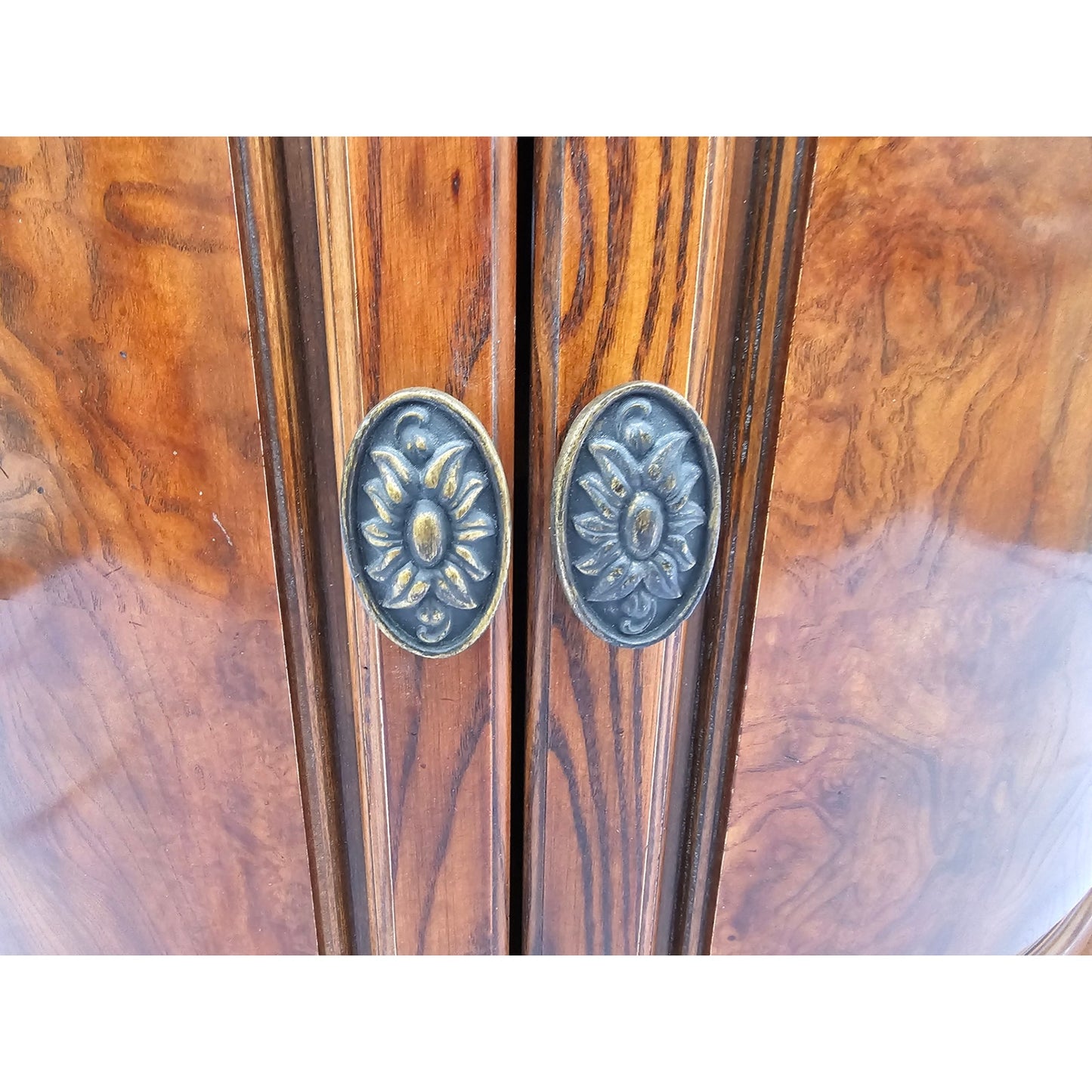 Henredon Mahogany and Marble Burled Demilune Half Circle Nightstands - Pair of 2