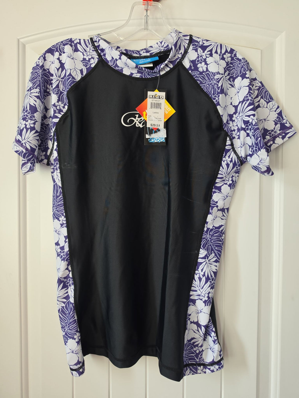 Realm Women's Short Sleeve Rash Guard - Black/Purple Floral, Size L