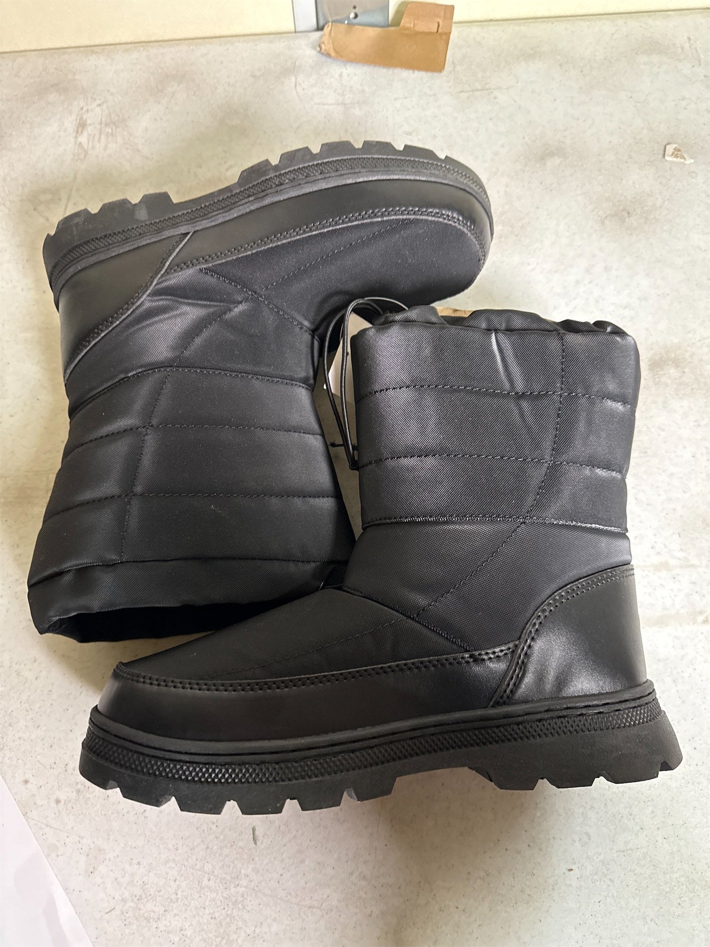 Rugged Exposure Ziggy II Boys' Black Winter Boots - Size 6