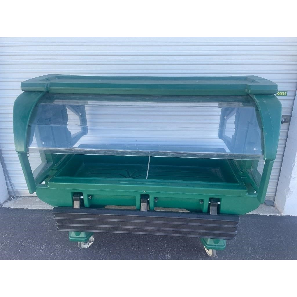 Cambro 6' Versa Food/ Salad Bar with Heavy-Duty Casters