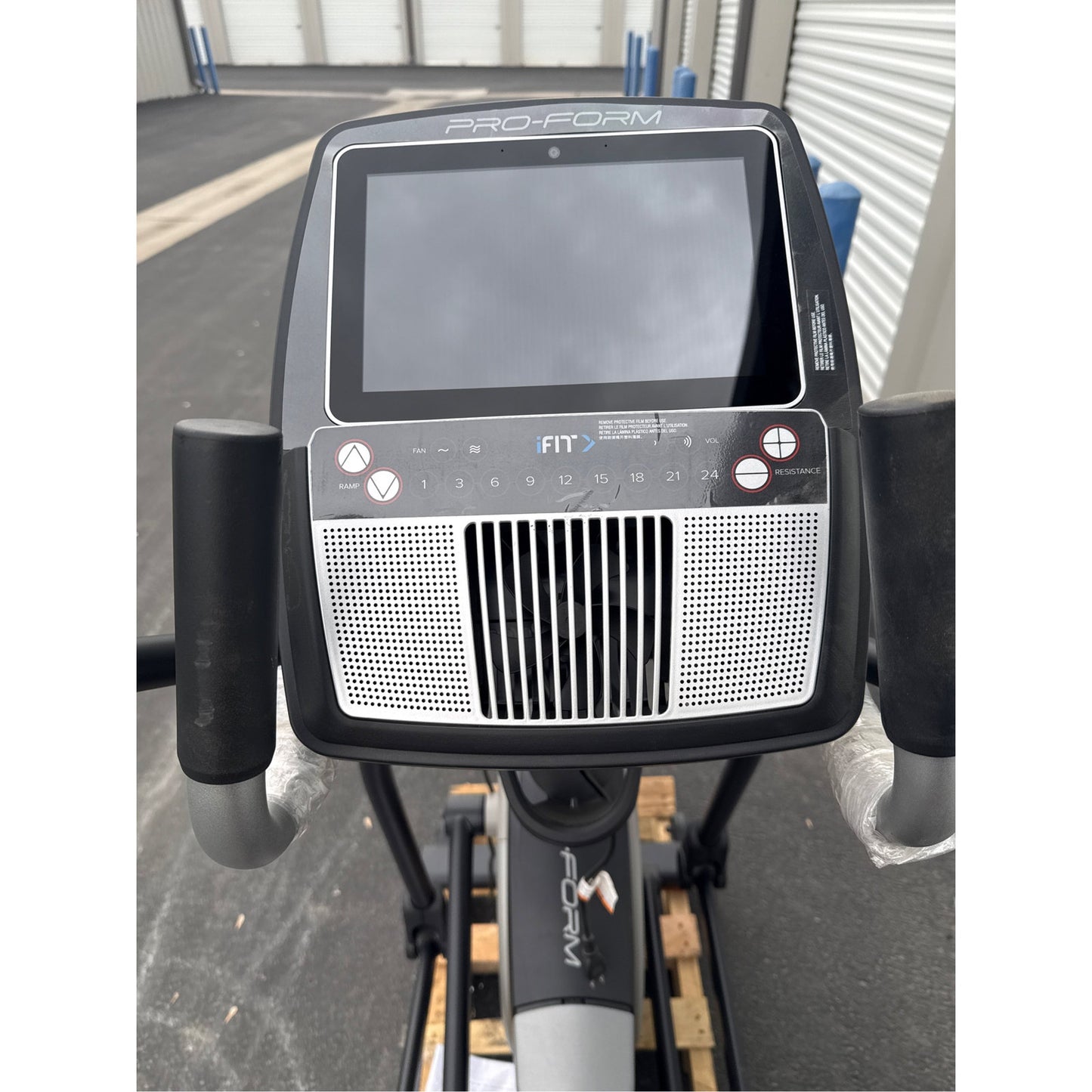 ProForm Carbon E10 Smart Elliptical Trainer with 10 In. HD Touchscreen