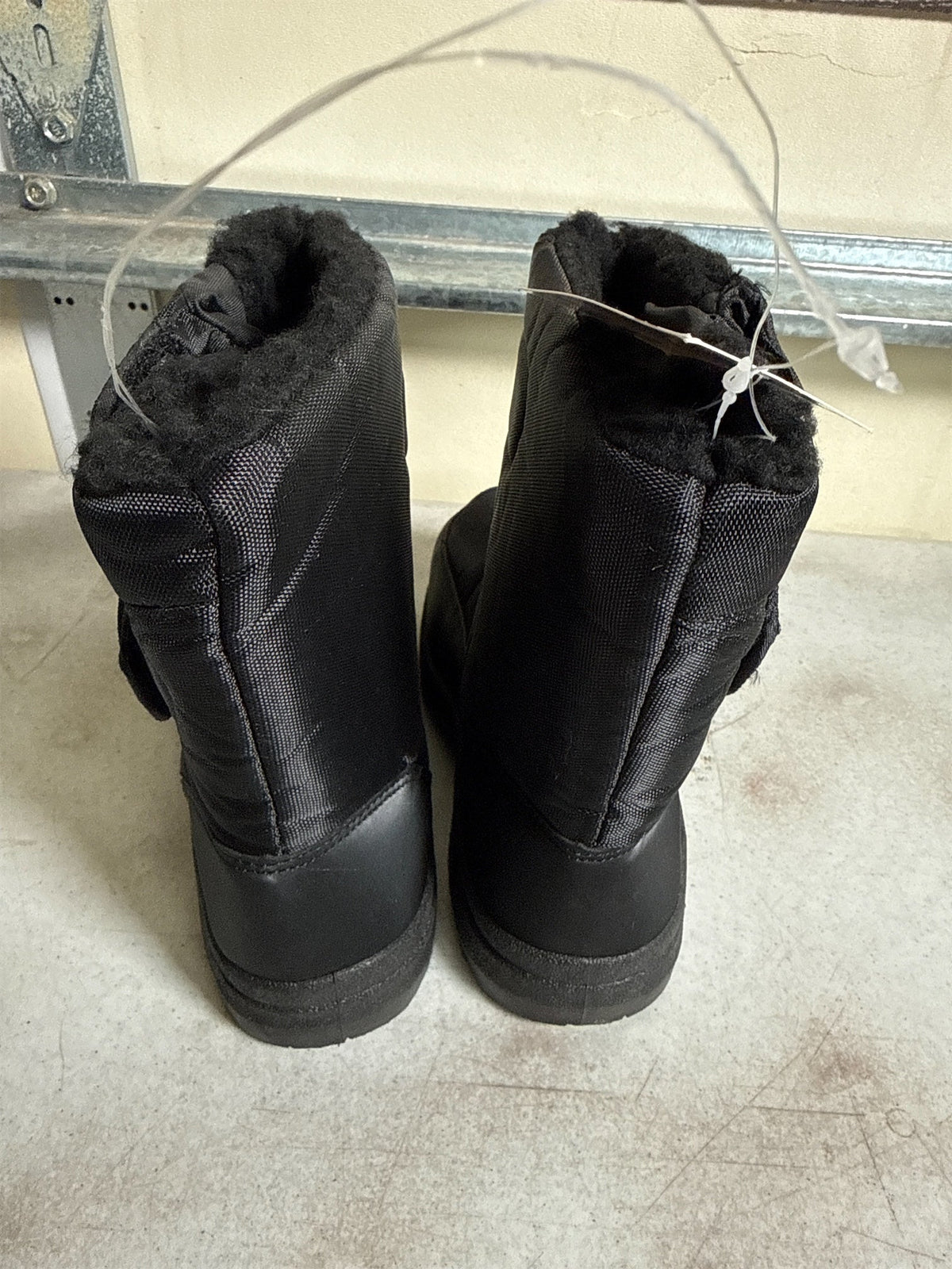 Junior Boys' Insulated Snow Boots - Black, Size 3