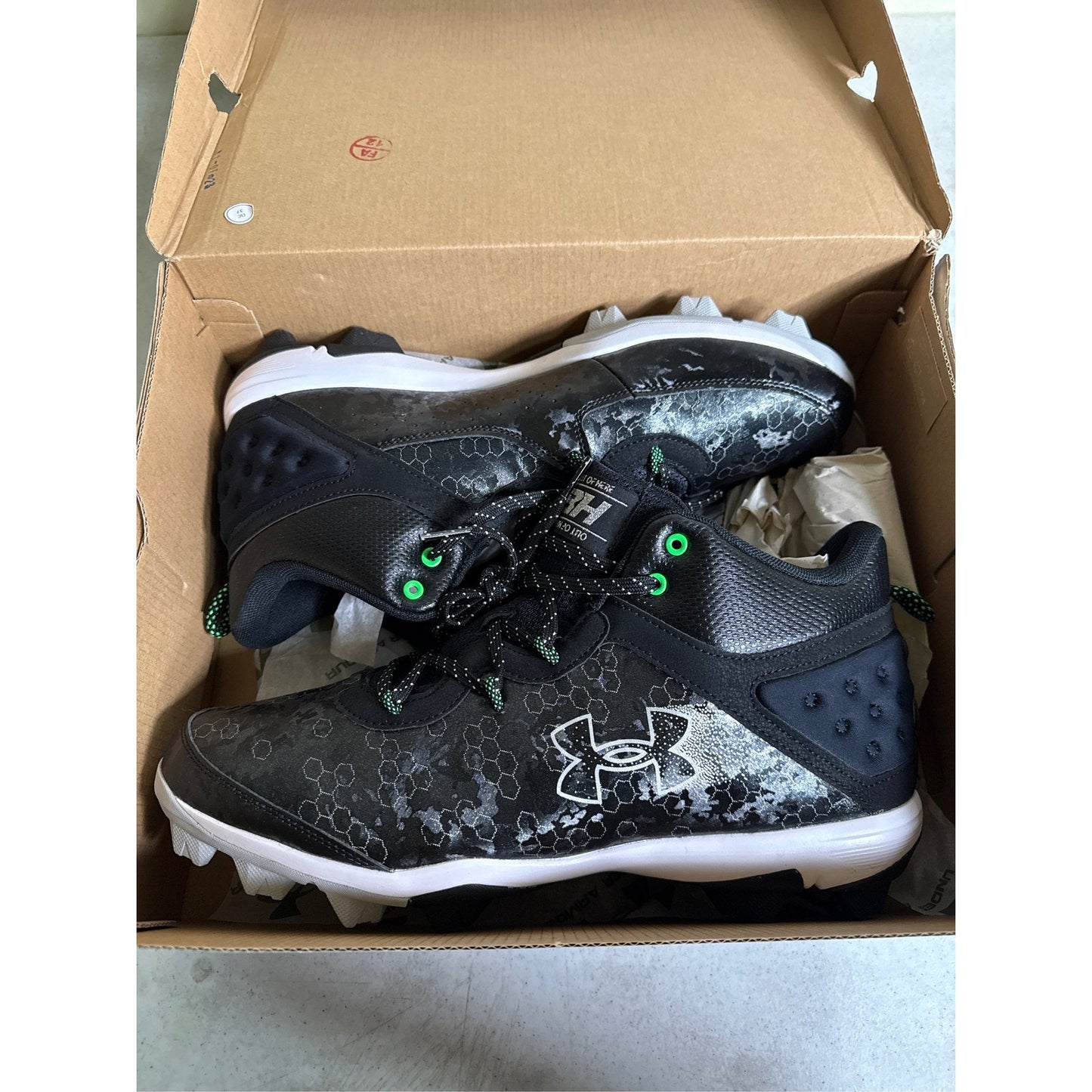 Under Armour Harper 8 Mid RM Baseball Cleats - Size 12, Black/Silver