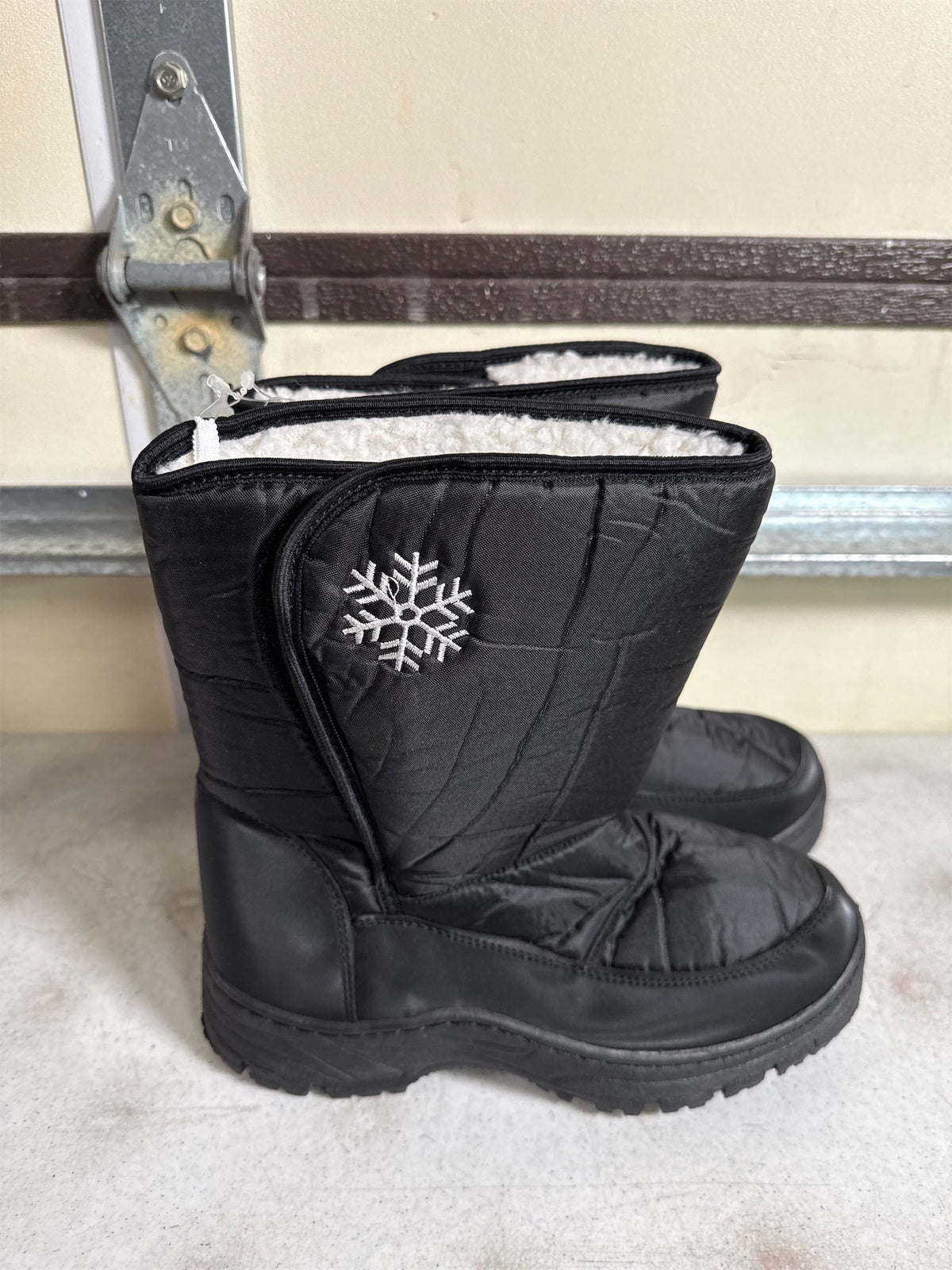WFS Women's Snowflake Insulated Winter Snow Boots - Black, Size 7
