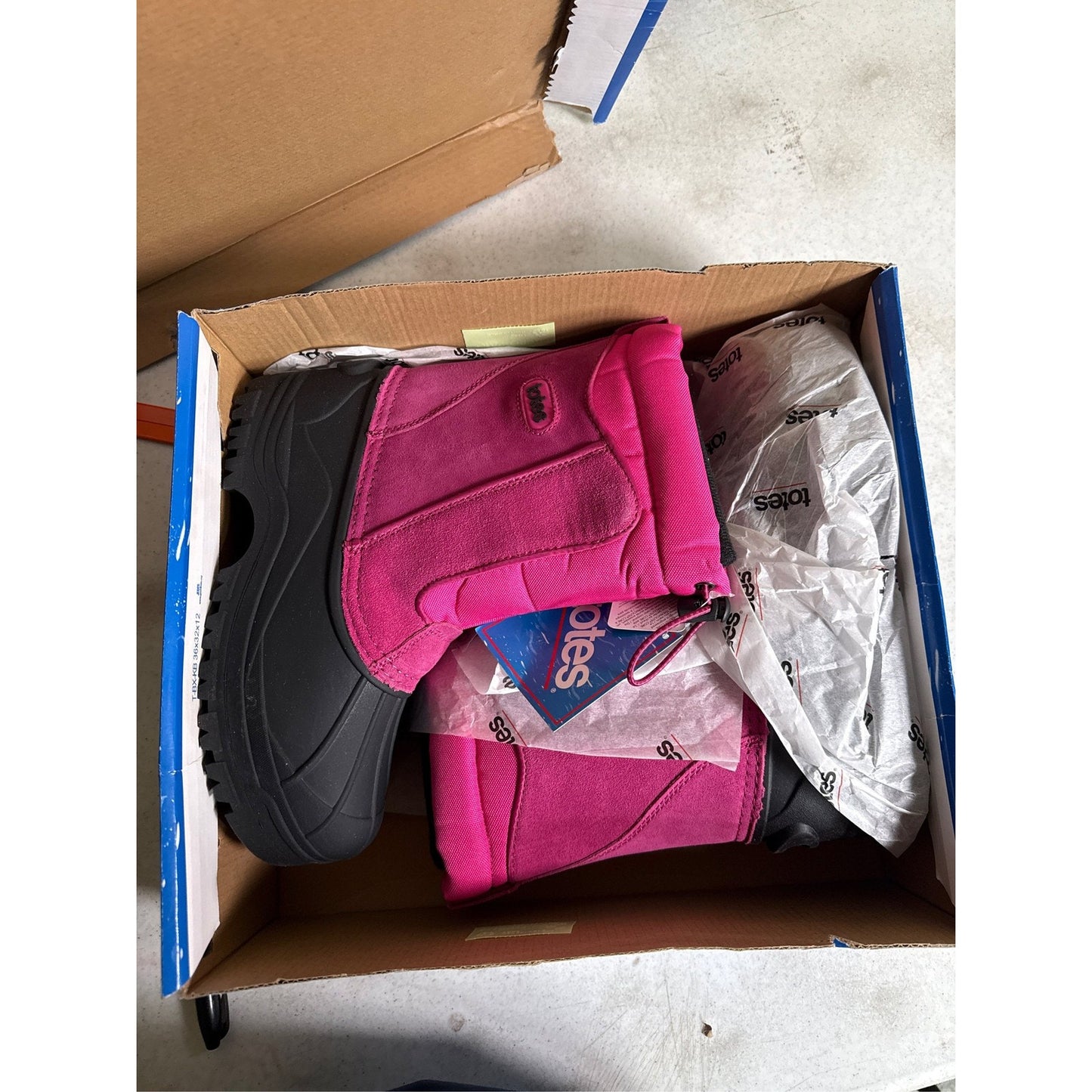 Totes Kids Chilly Boots Size 6M - Black & Fuchsia, Warm & Stylish