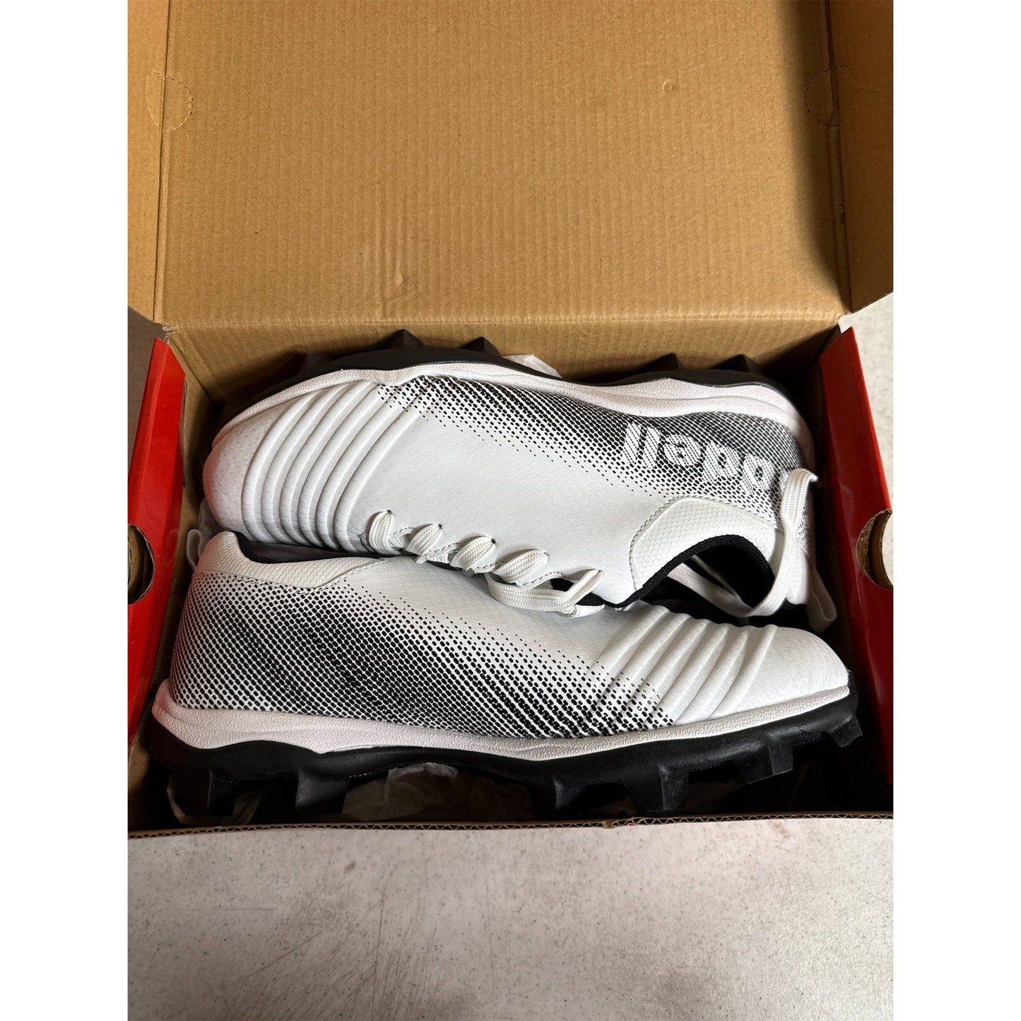 Riddell Edge Low Youth RM Football Cleats - Size 4.5, White/Black