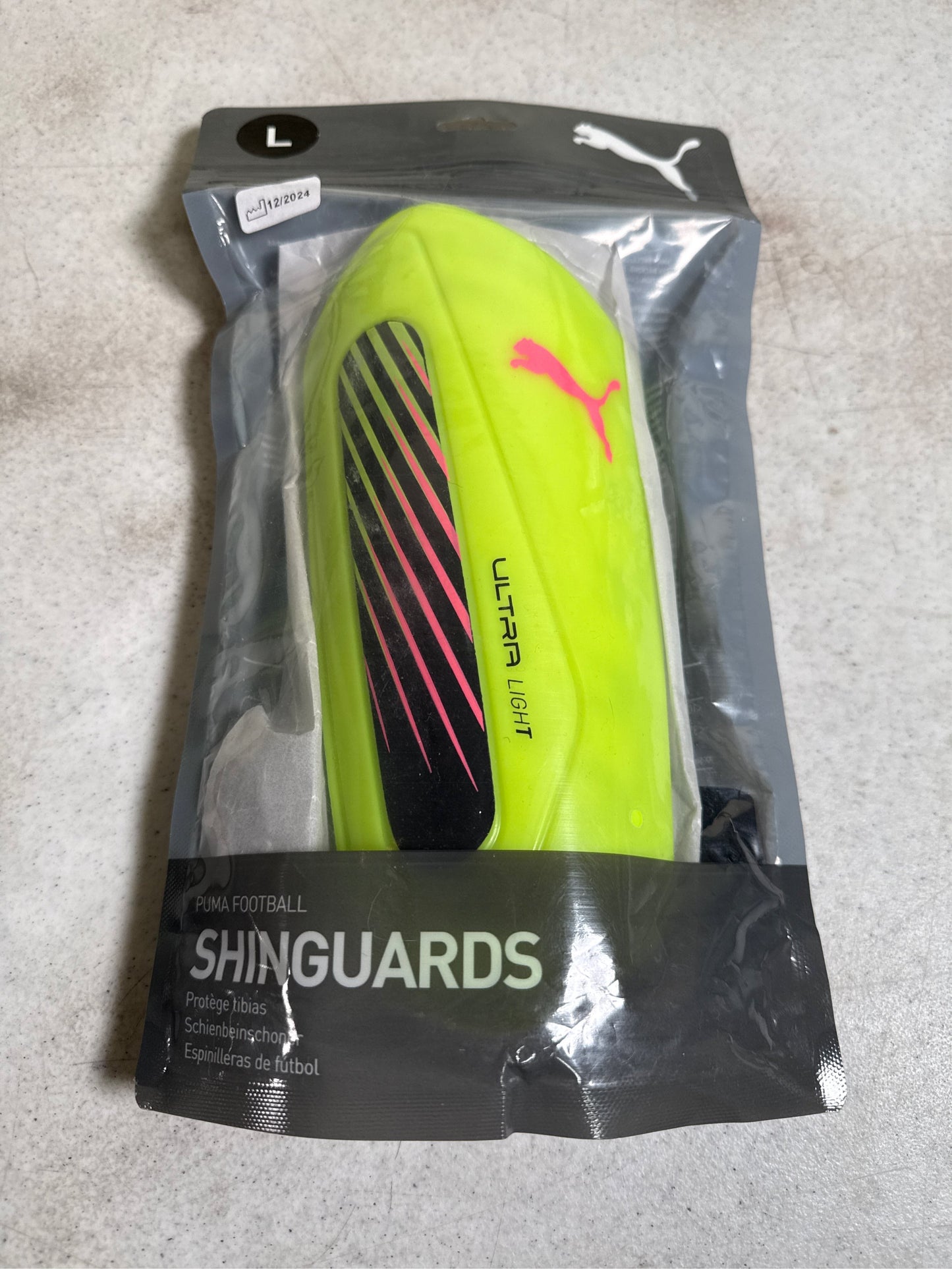 Puma Ultra Light Soccer Shin Guards - Yellow Alert/Silver, Size L