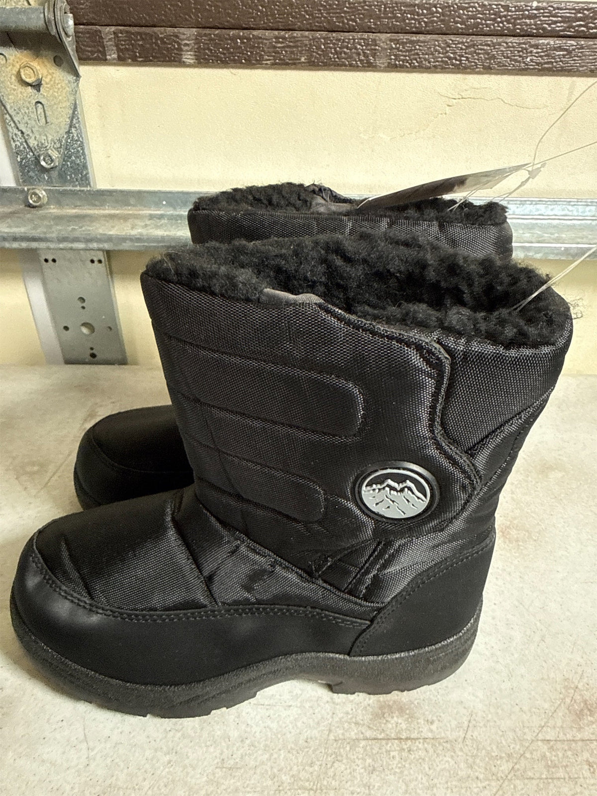 Junior Boys' Insulated Snow Boots - Black, Size 3