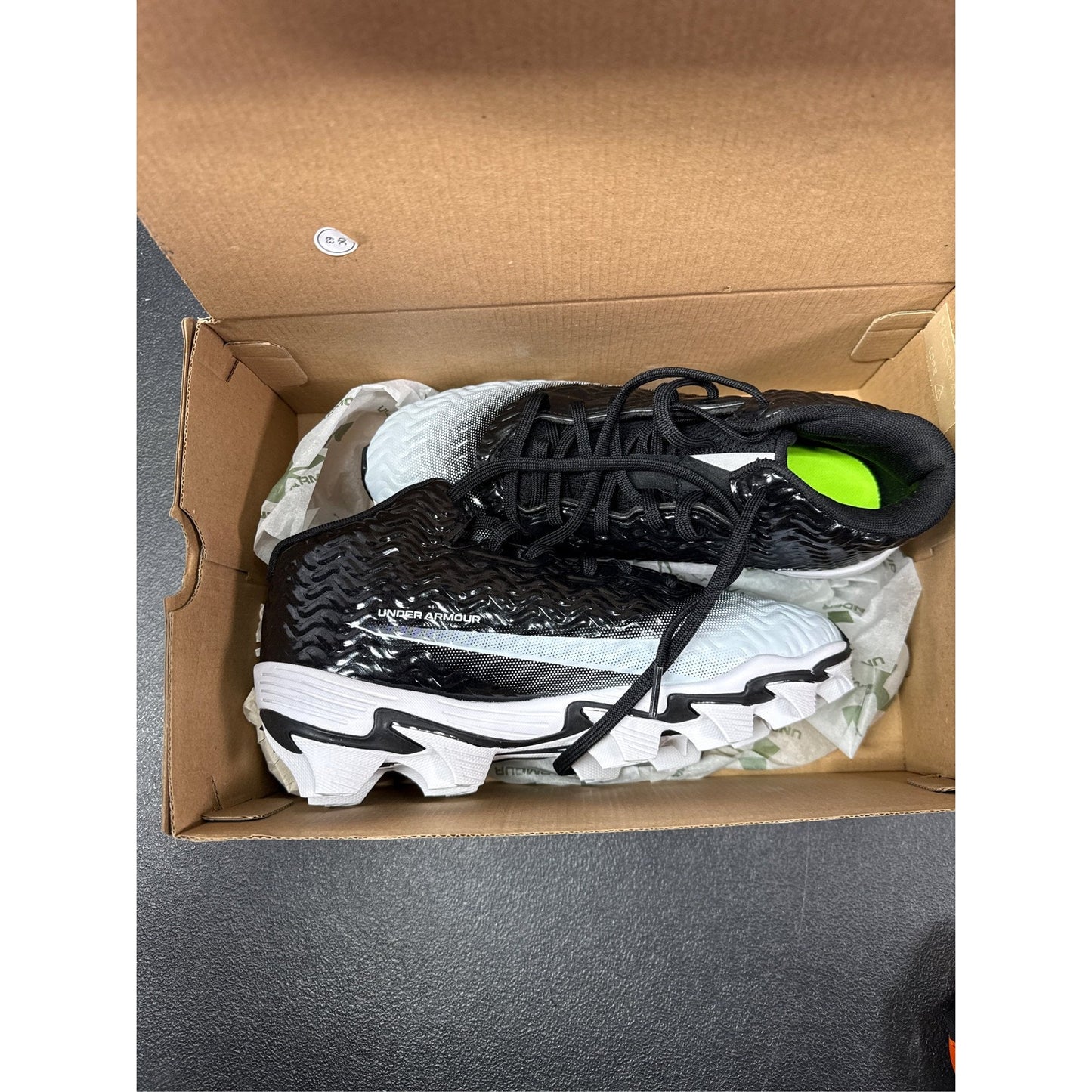 Under Armour Kids' Spotlight Hammer Football Cleats Size 6Y Wide