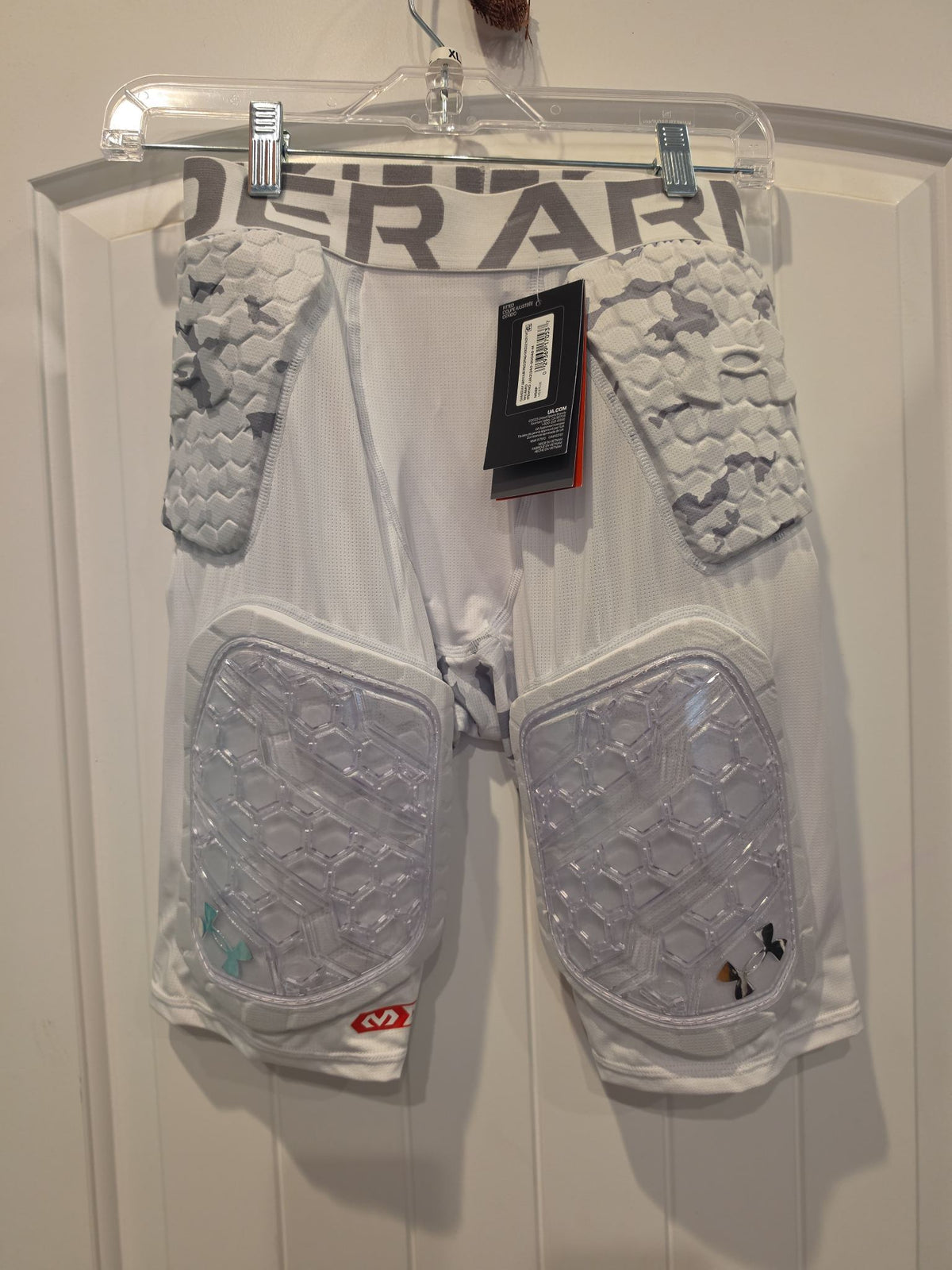 Under Armour Gameday Armour Pro 5-Pad Adult Football Girdle - White, Size Medium