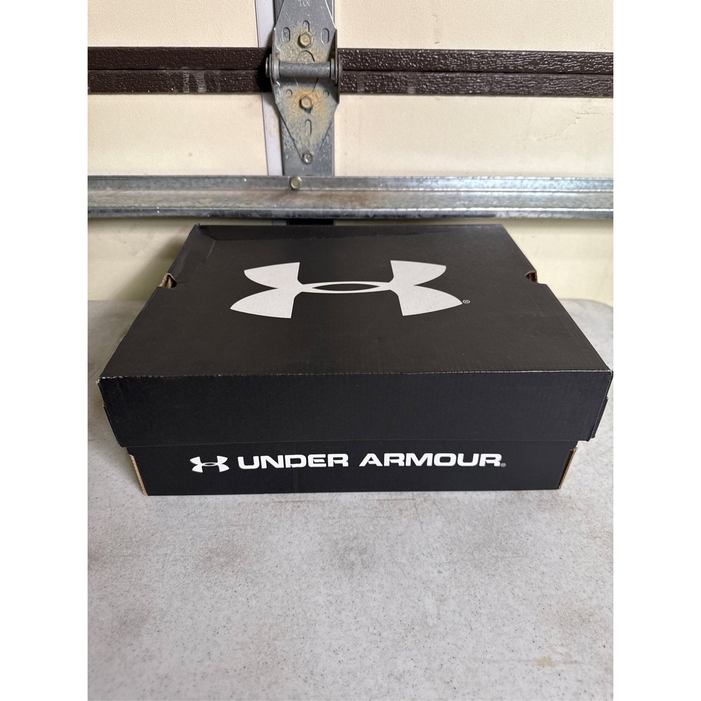 Under Armour Harper 8 Mid RM Baseball Cleats Size 9