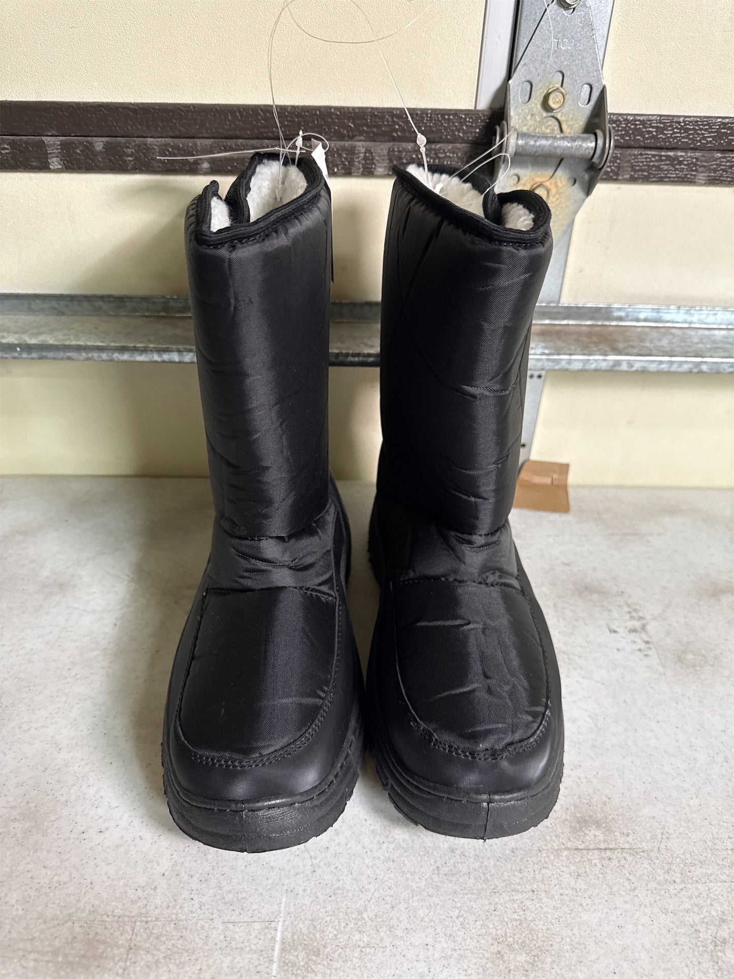World Famous Sports Women's Snowflake 6" Winter Boots - Black, Size 5