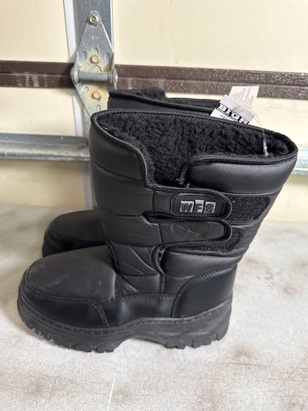 WFS Men's Black Snow Boots, Size 8
