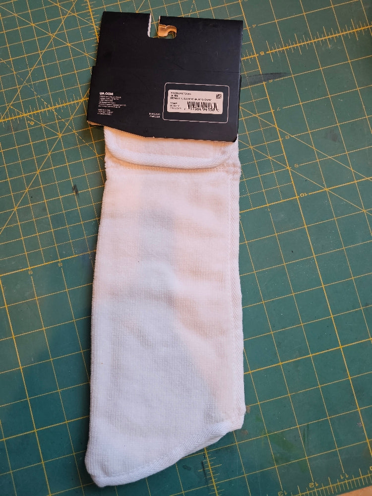 Under Armour Low-Bulk Football Towel - White, One Size