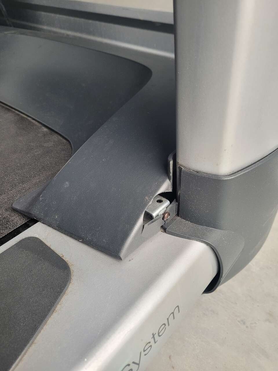 Life Fitness 95T Flex Deck Commercial Treadmill